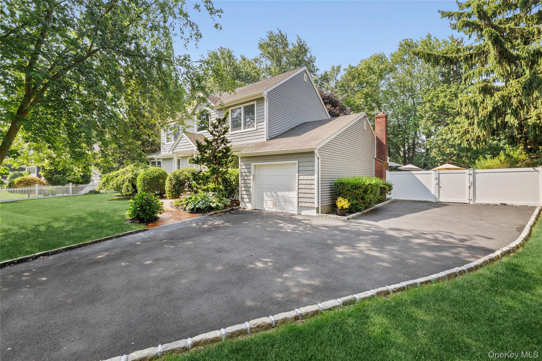 19 Duquesne Drive Property Photo 1