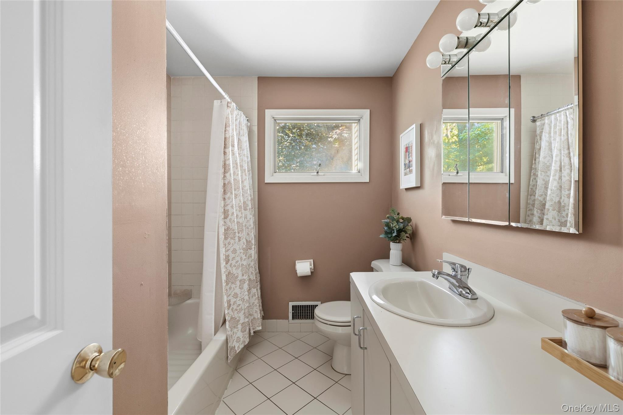 19 Duquesne Drive Property Photo 13