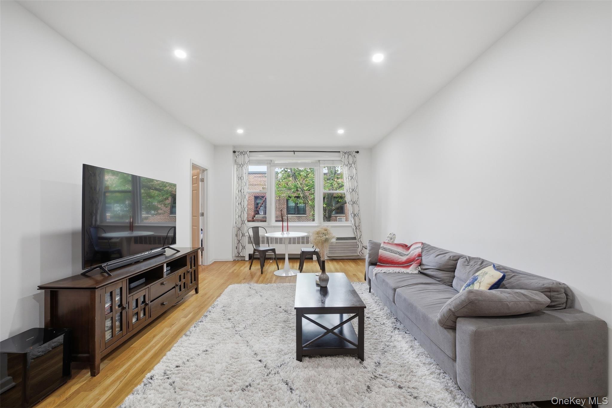 953 W Boston Post Road 3a Property Photo 5