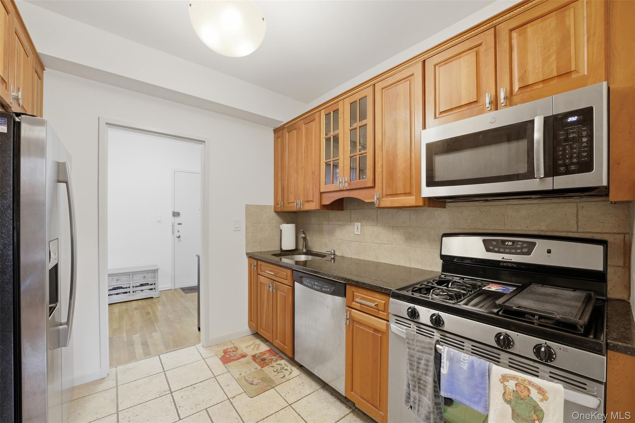 953 W Boston Post Road 3a Property Photo 12