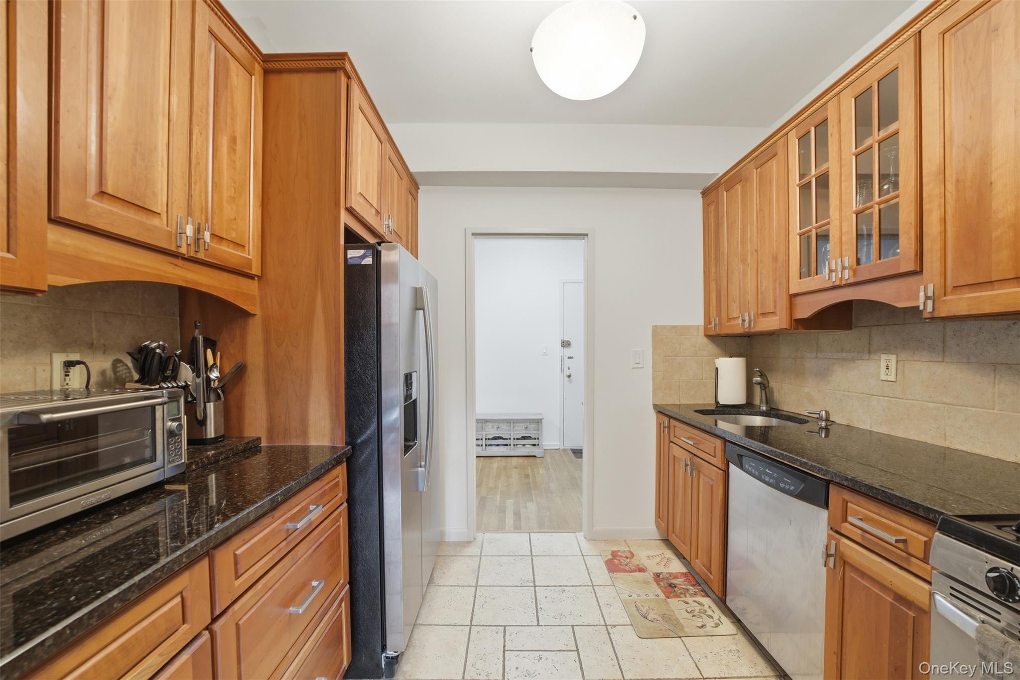953 W Boston Post Road 3a Property Photo 17