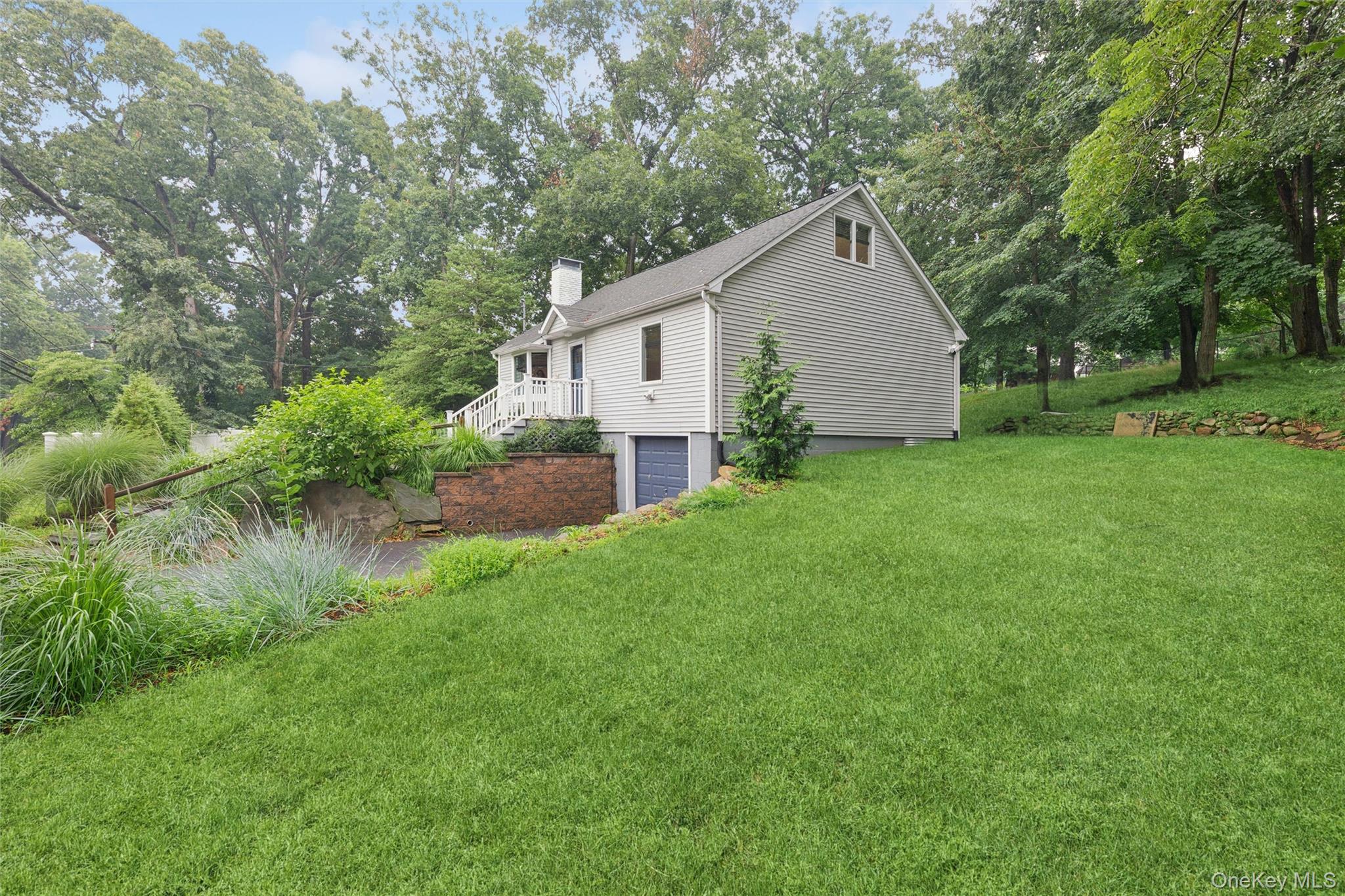 2639 N Wading River Road Property Photo 3