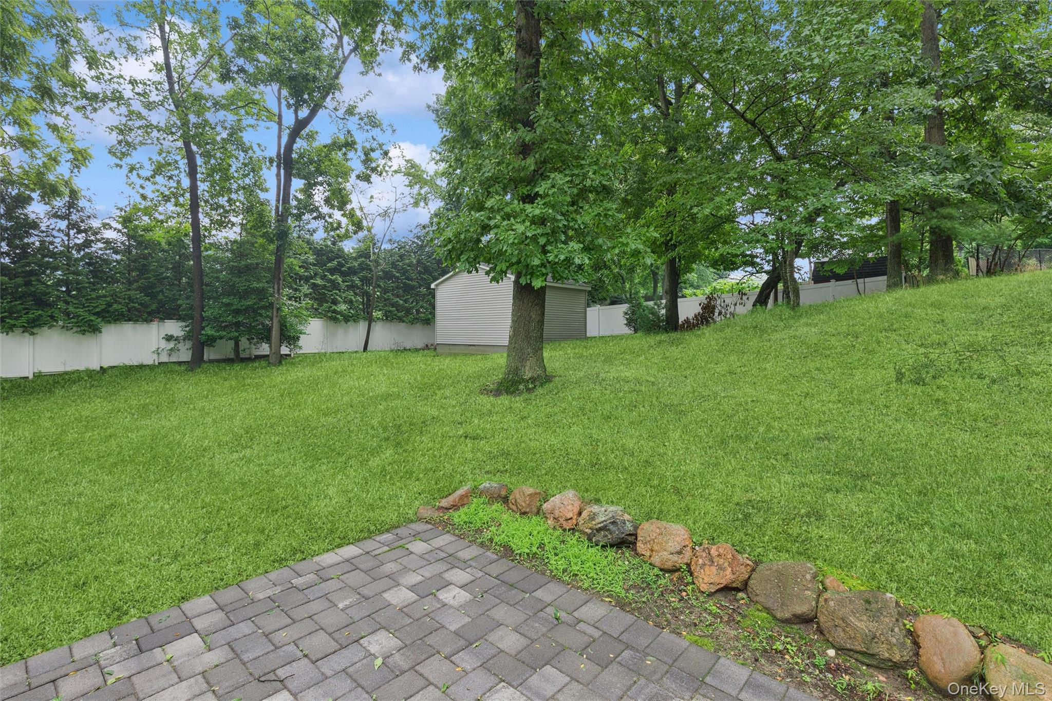 2639 N Wading River Road Property Photo 5