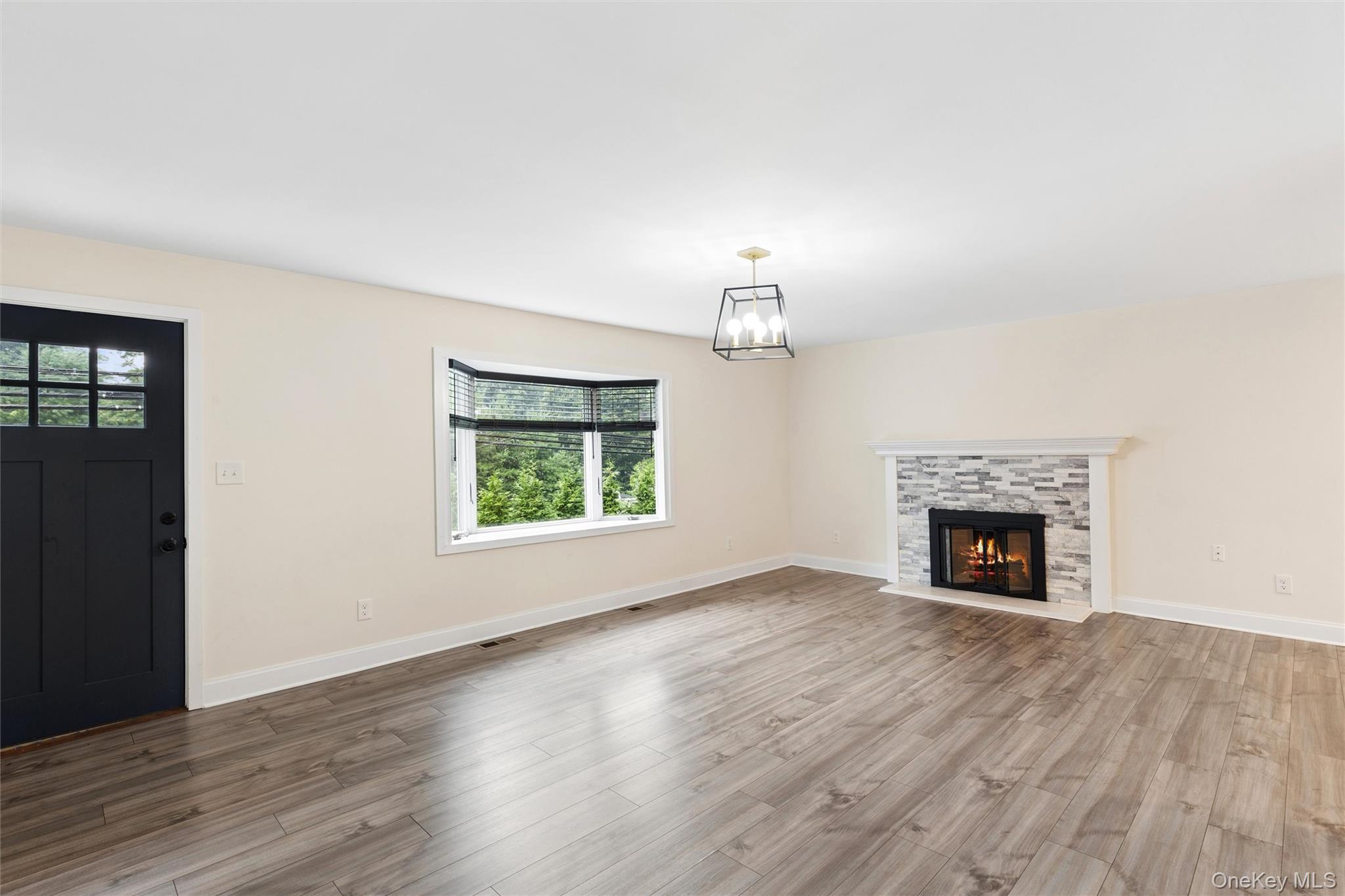 2639 N Wading River Road Property Photo 8