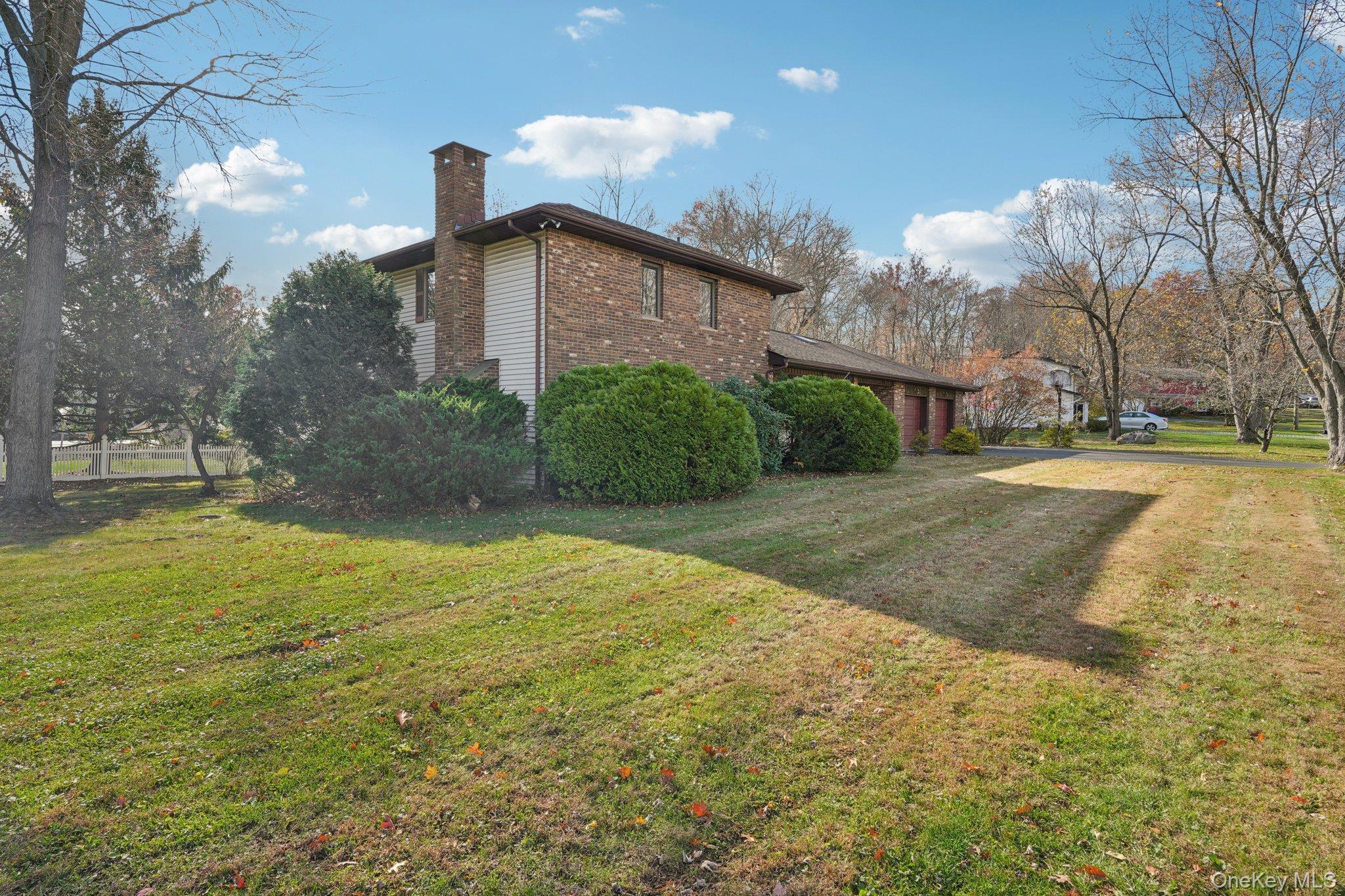 24 Brenda Lane Property Photo 3