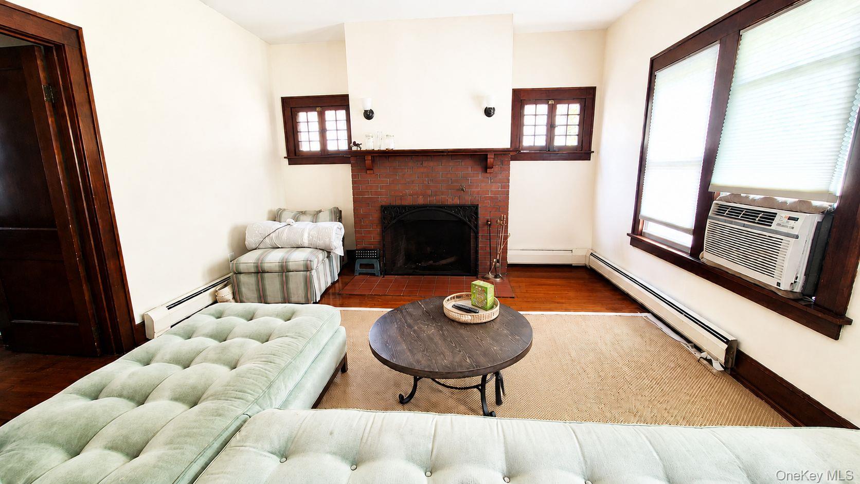 32 S Boulevard Property Photo 2