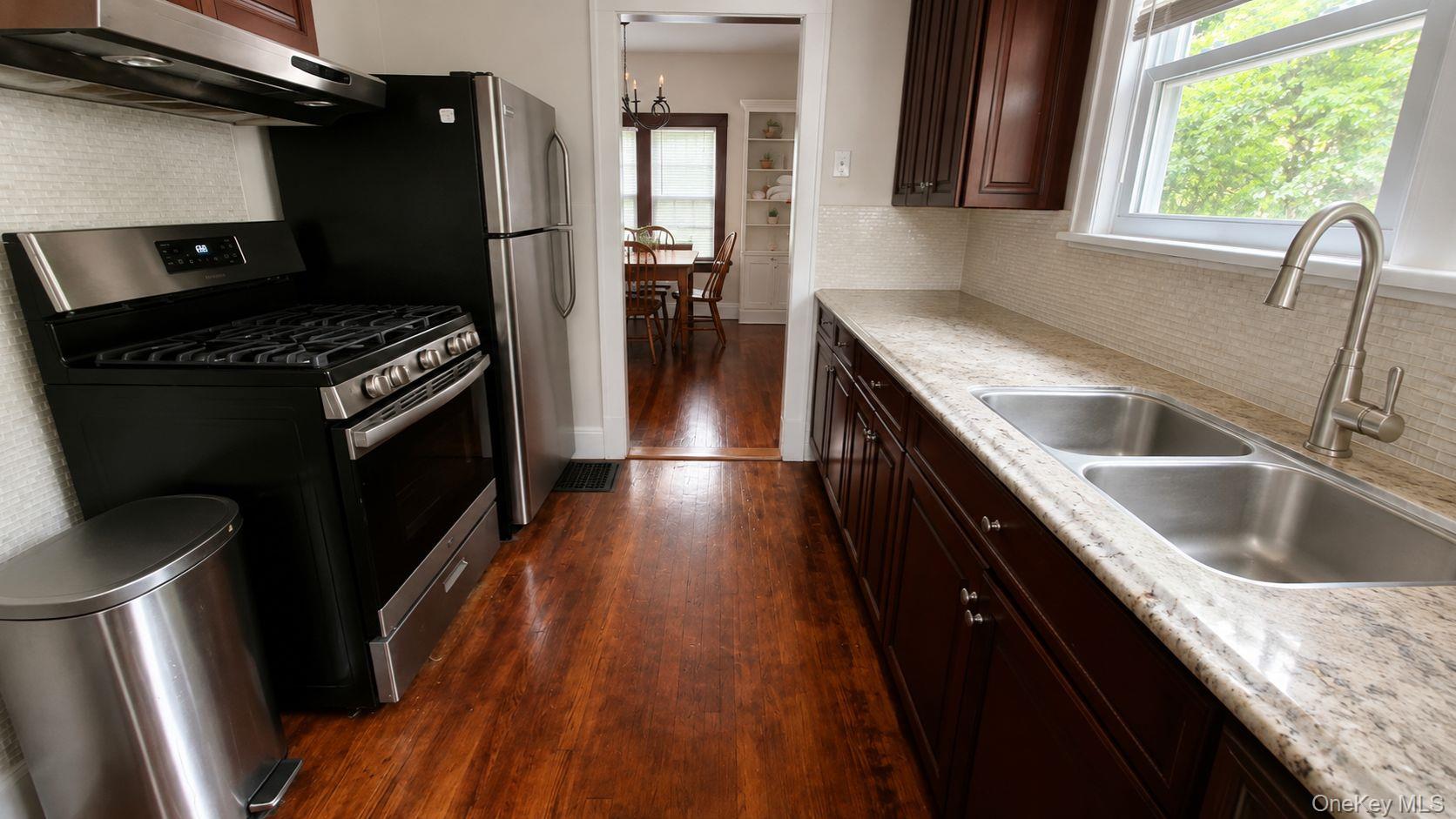 32 S Boulevard Property Photo 5