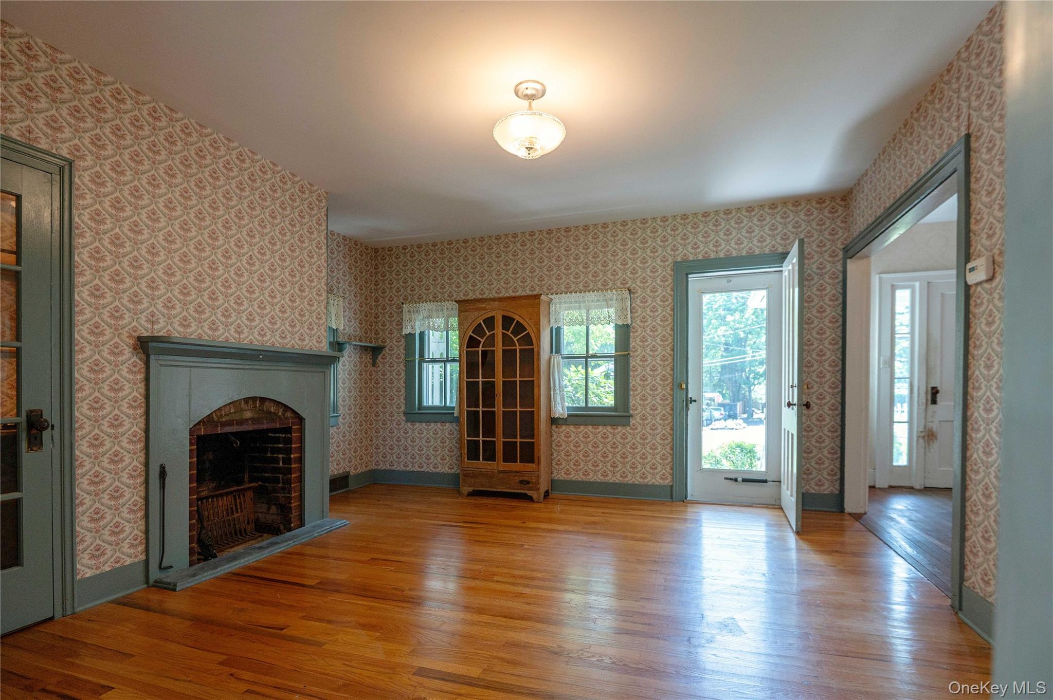 1402 Albany Avenue Property Photo 8