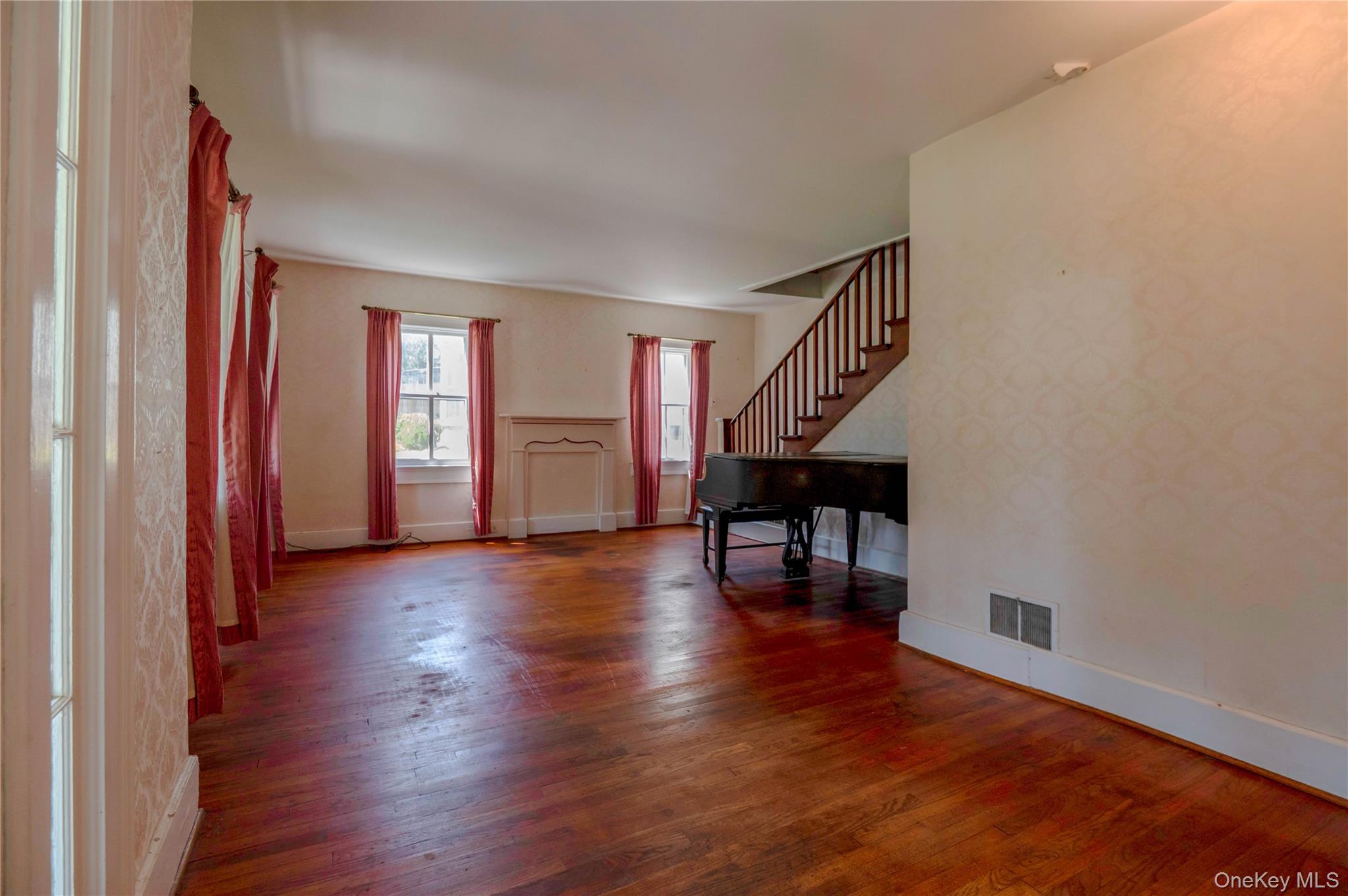 1402 Albany Avenue Property Photo 13