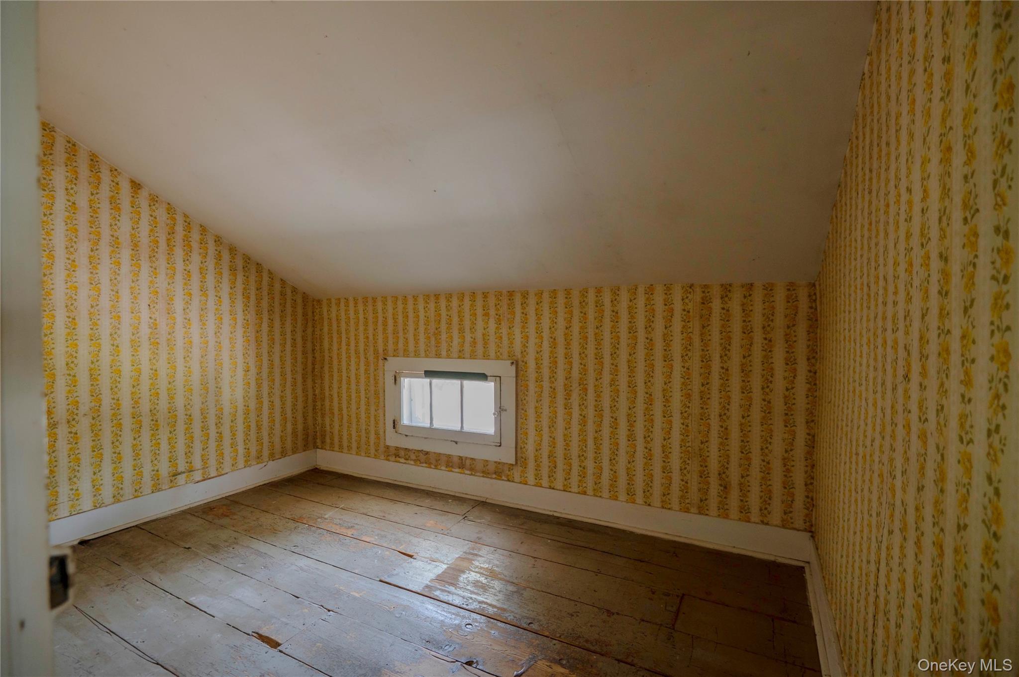1402 Albany Avenue Property Photo 25