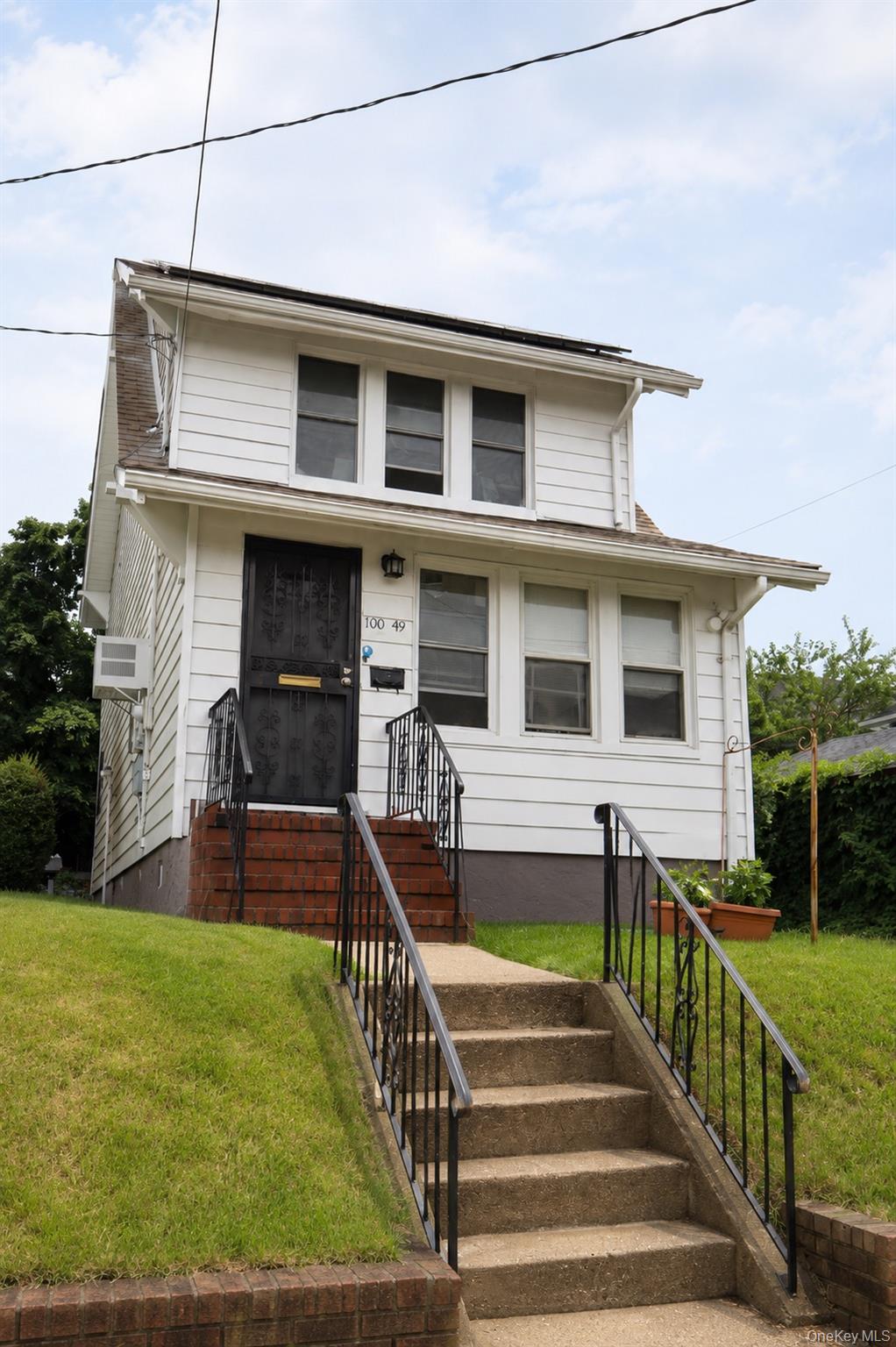 100-49 198th Street Property Photo 1