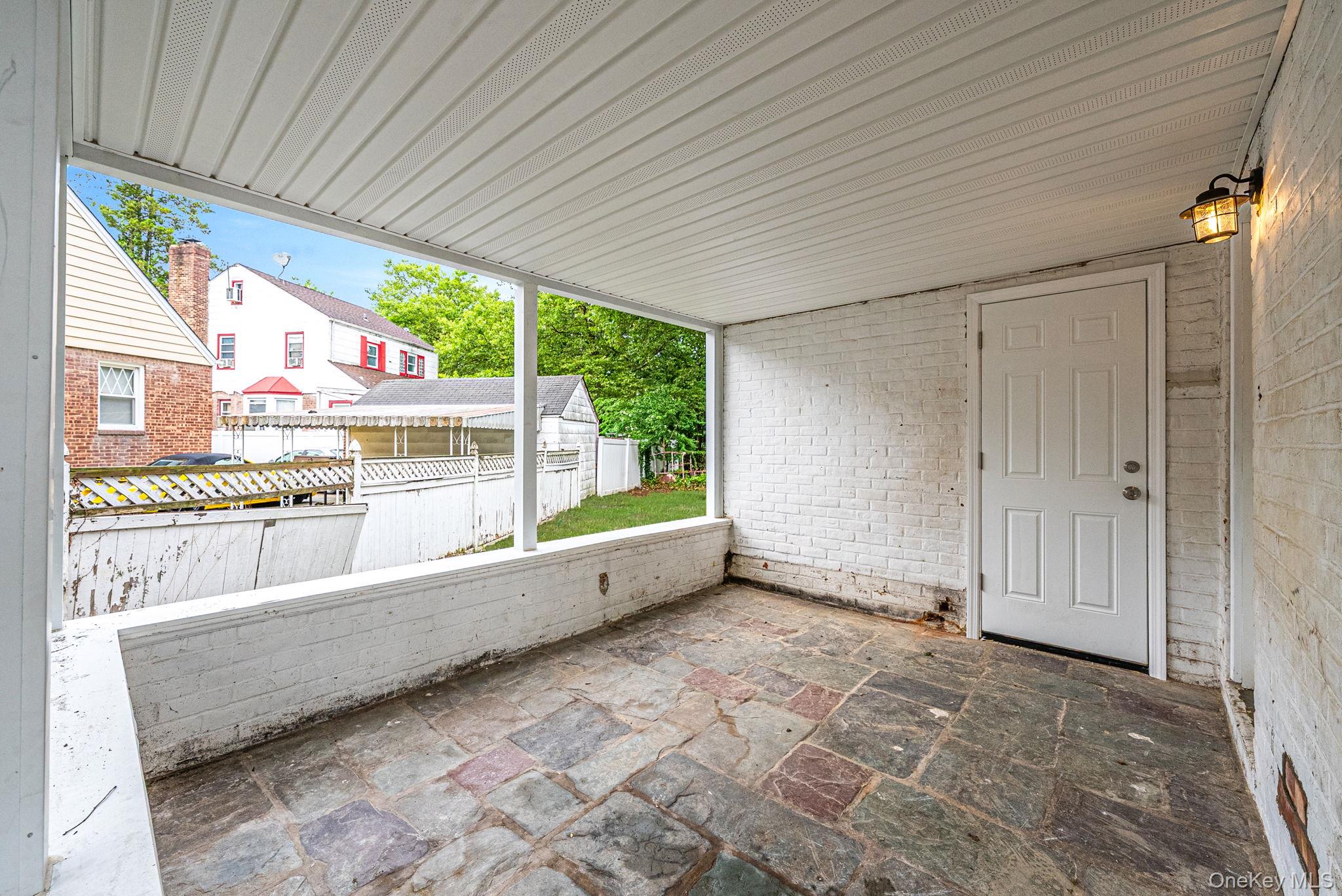 970 Hillman Street Property Photo 8