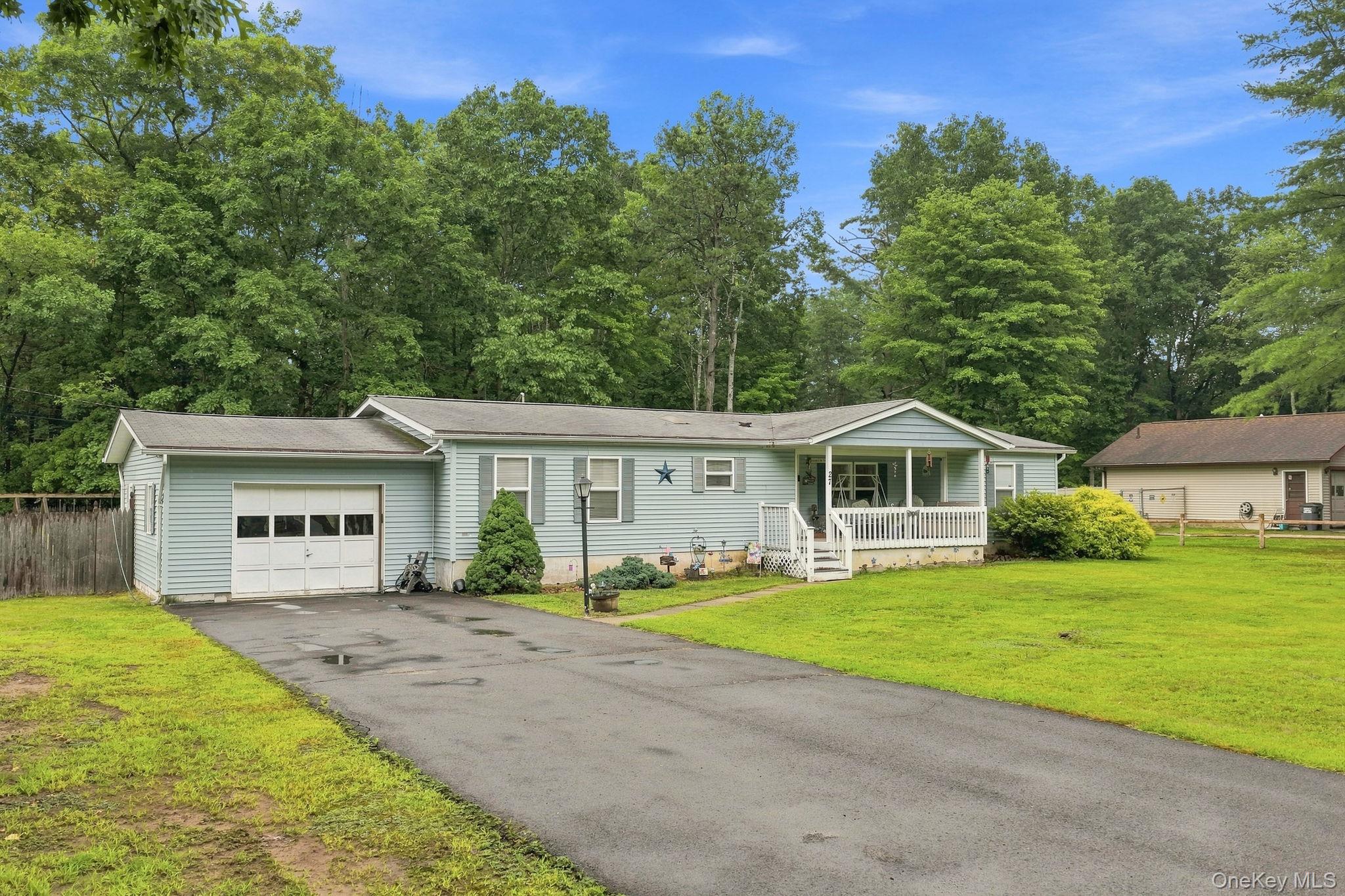 27 Delaware Drive Property Photo 1
