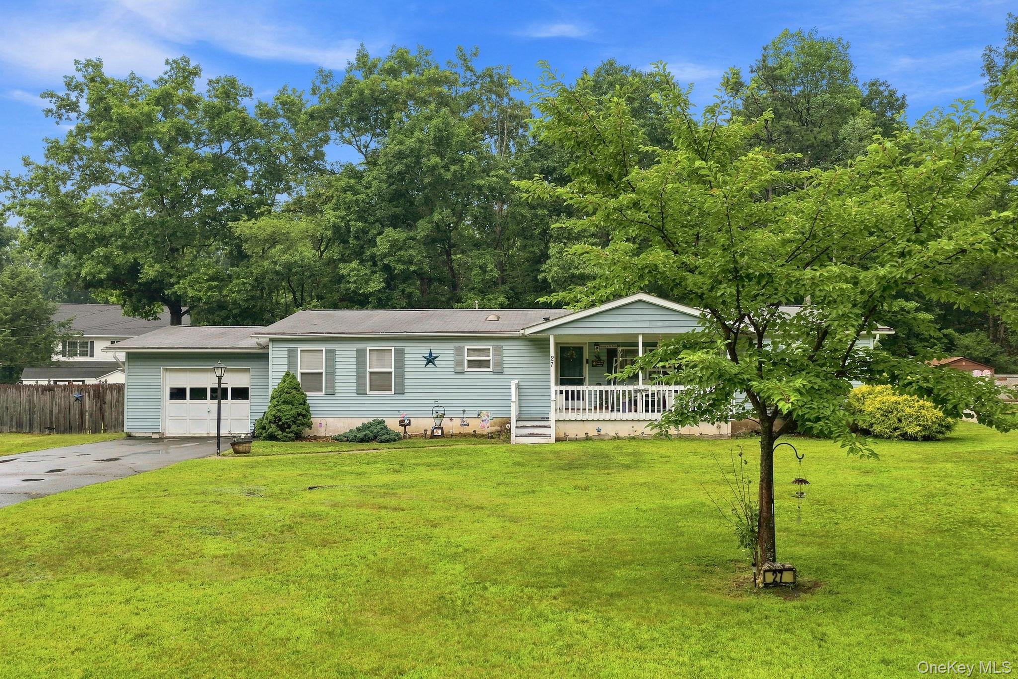 27 Delaware Drive Property Photo 2