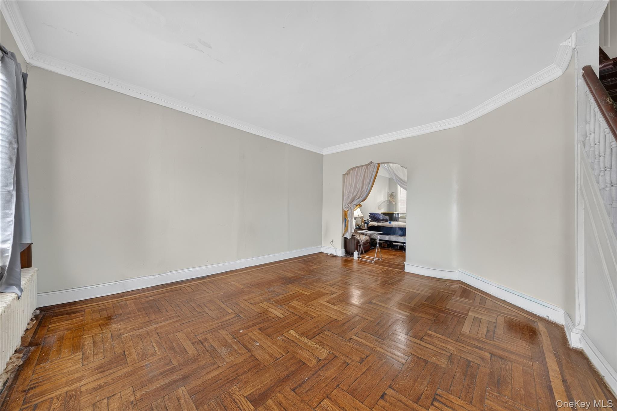 907 E 46th Street Property Photo 3