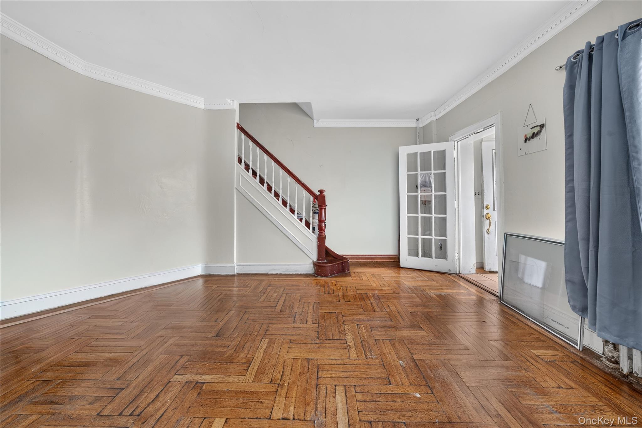 907 E 46th Street Property Photo 5