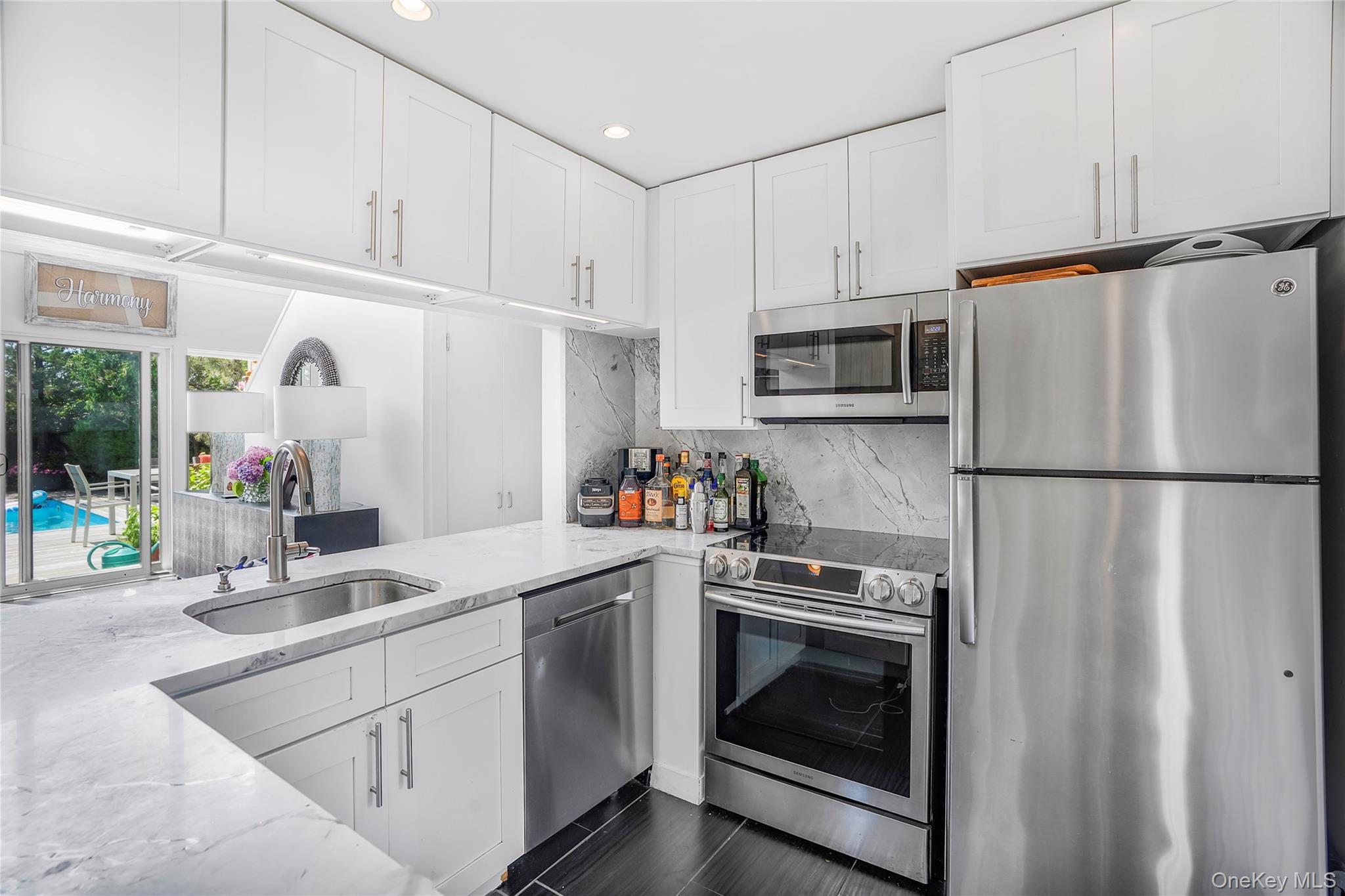 77 Bay Walk Property Photo 2