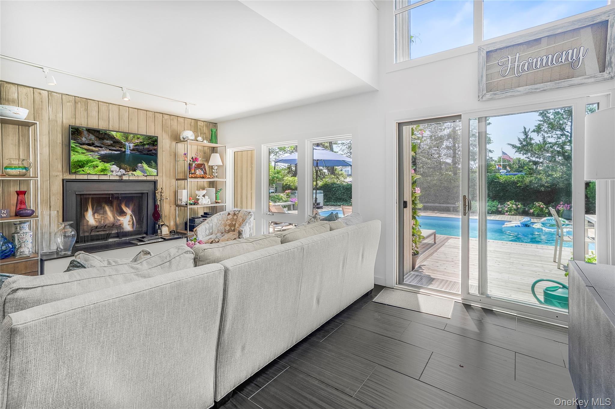 77 Bay Walk Property Photo 6