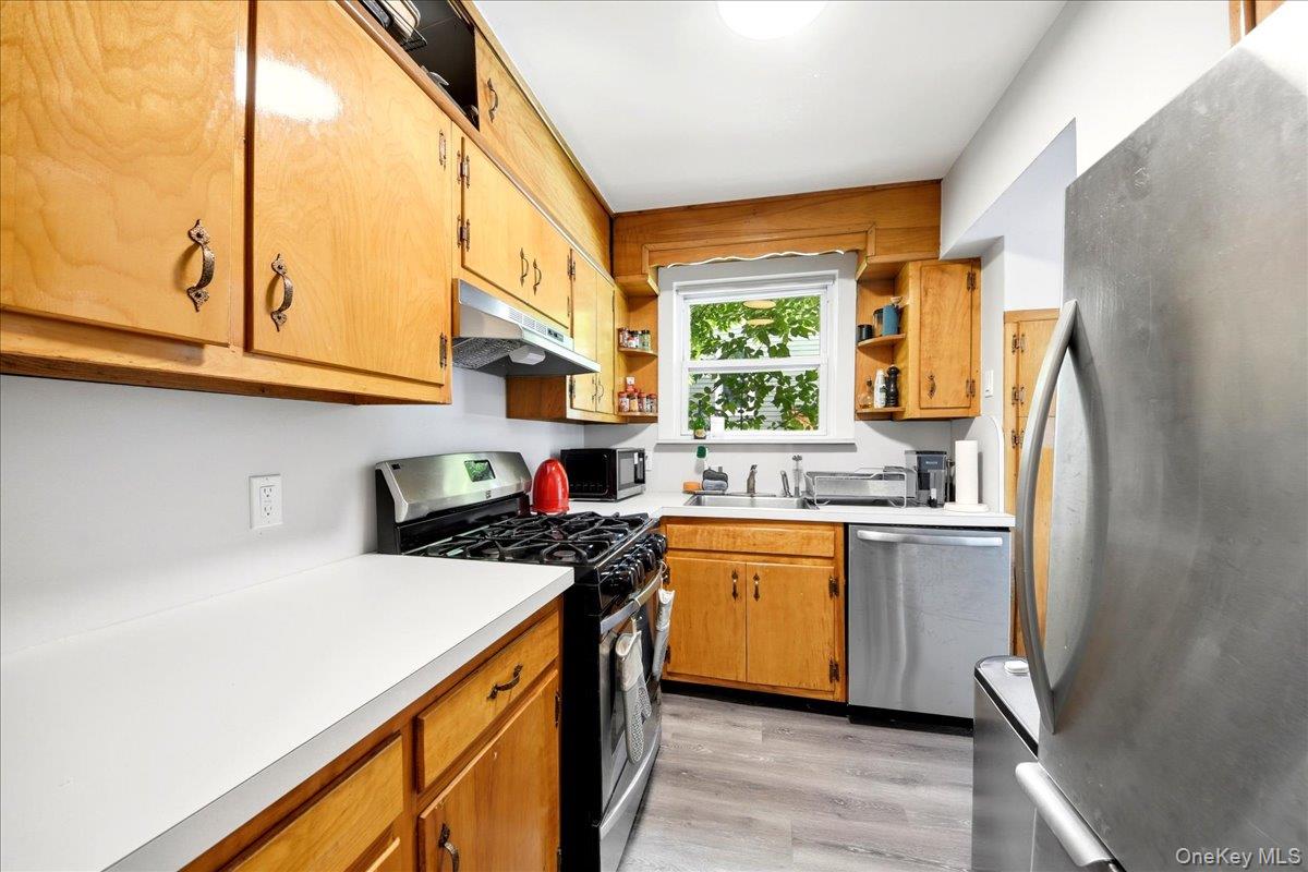 86 Maple Street Property Photo 4