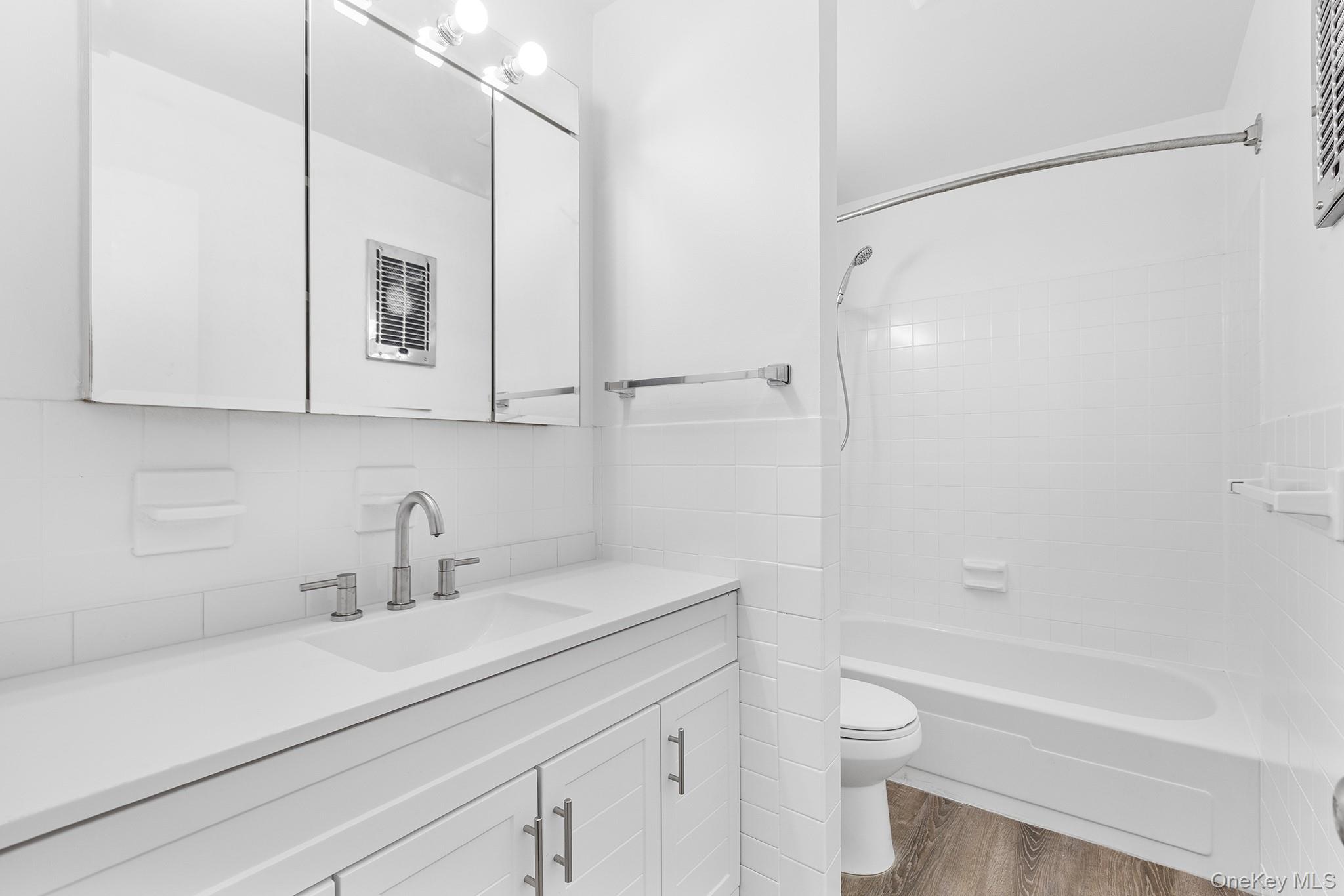 408 Carpenter Avenue 2 Property Photo 11