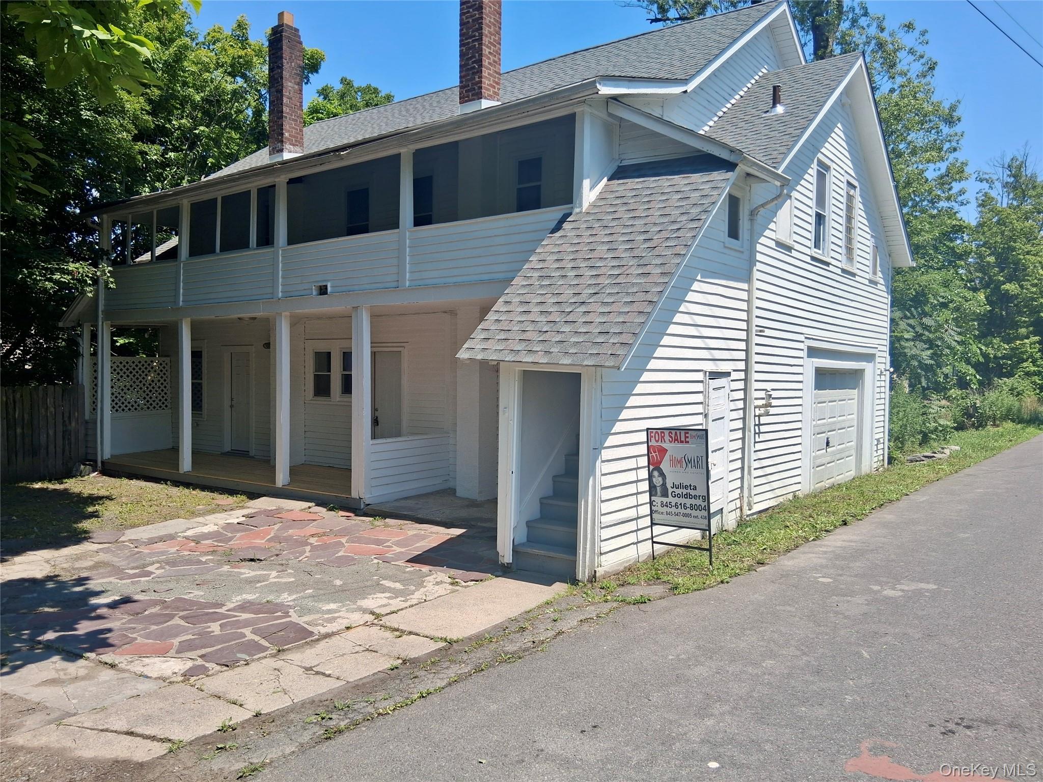 215 Maple Avenue Property Photo 1