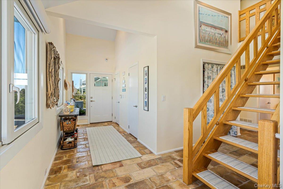 556 Dune Road Property Photo 5
