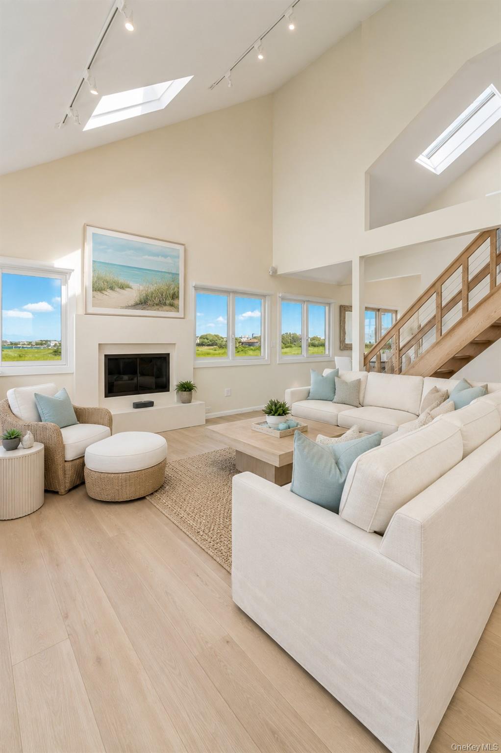 556 Dune Road Property Photo 10
