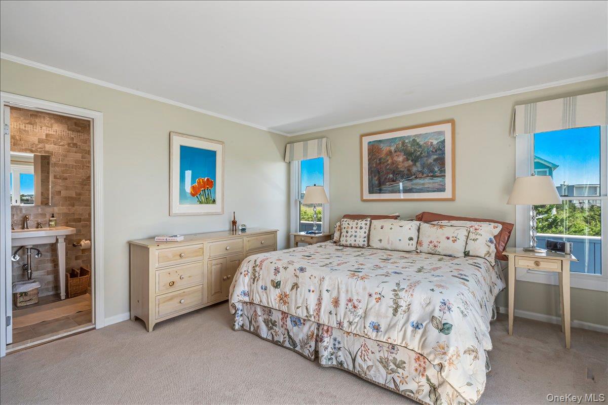 556 Dune Road Property Photo 18