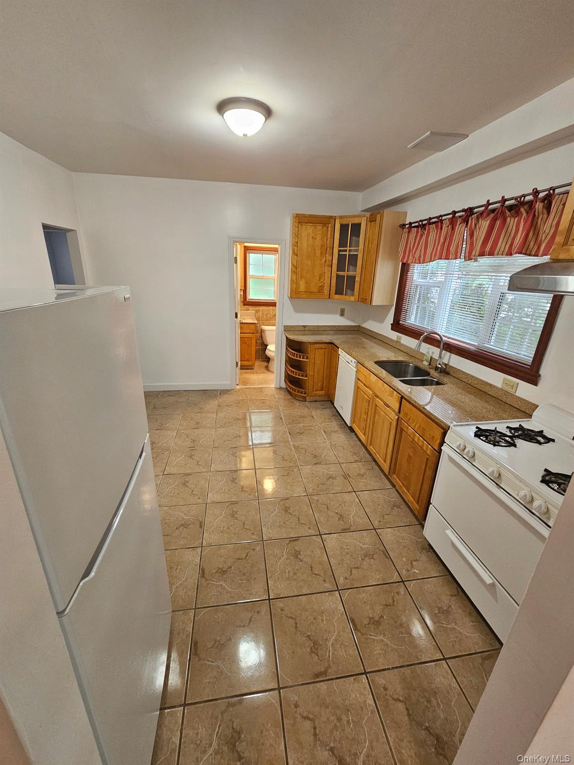 143 Searingtown Road Property Photo 11