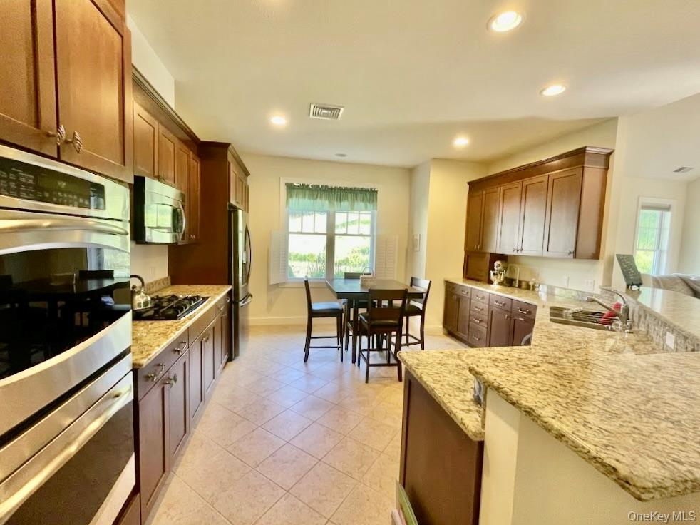 10 Maggie May Way Property Photo 2