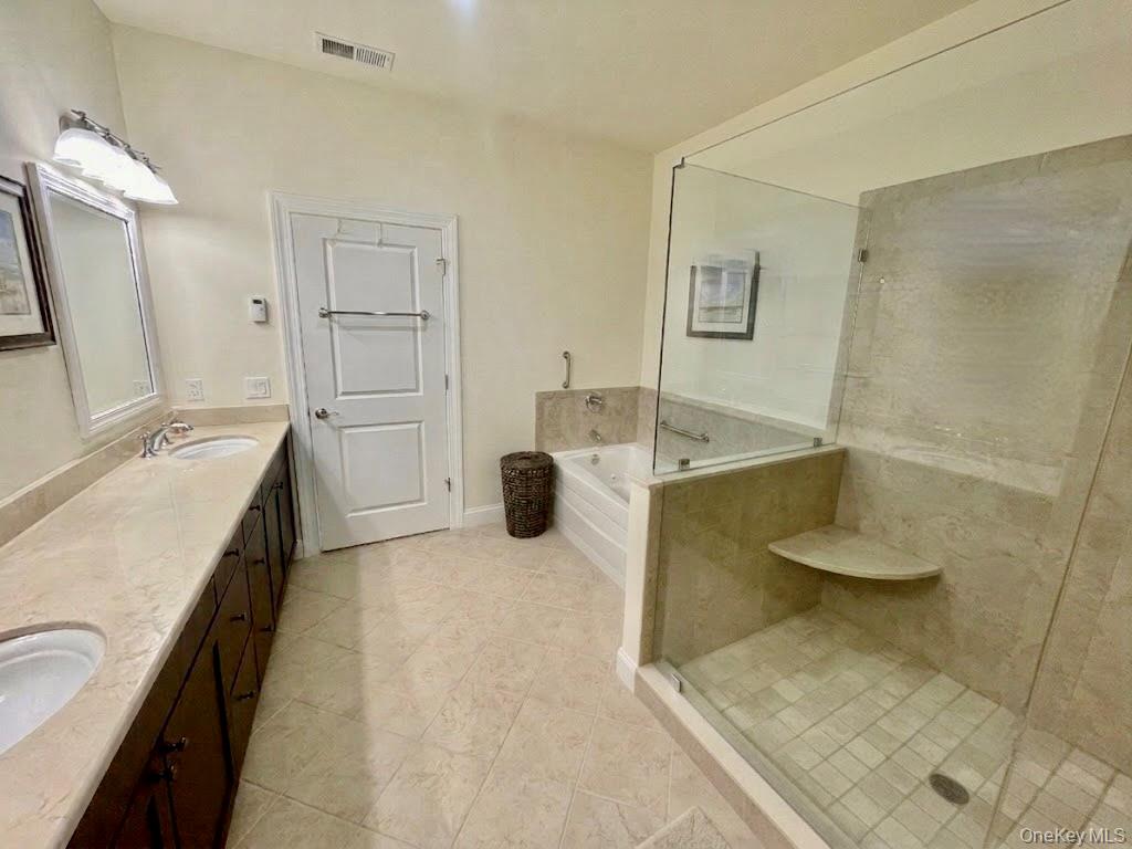 10 Maggie May Way Property Photo 8
