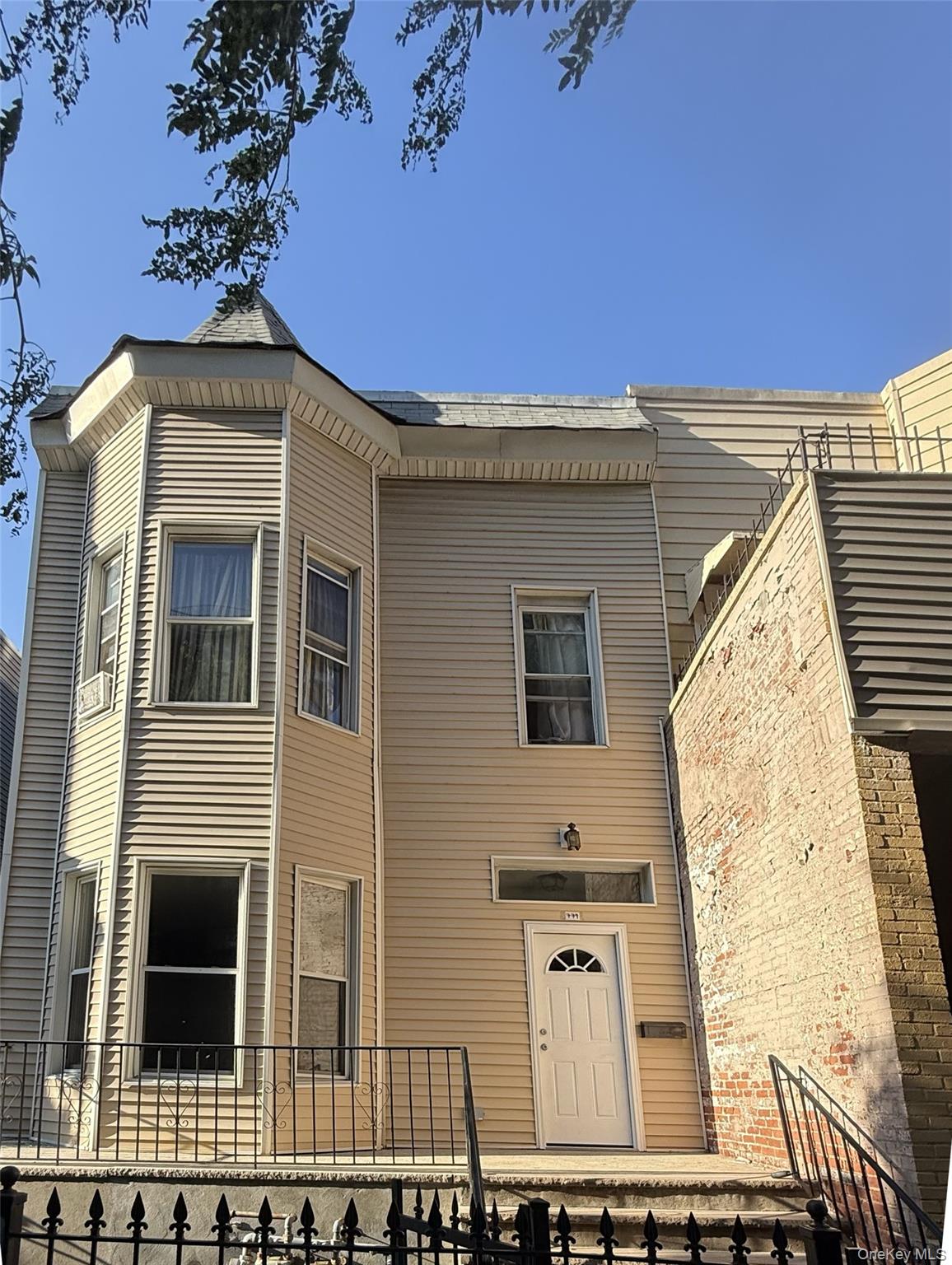 779 E 183rd Street Property Photo 1