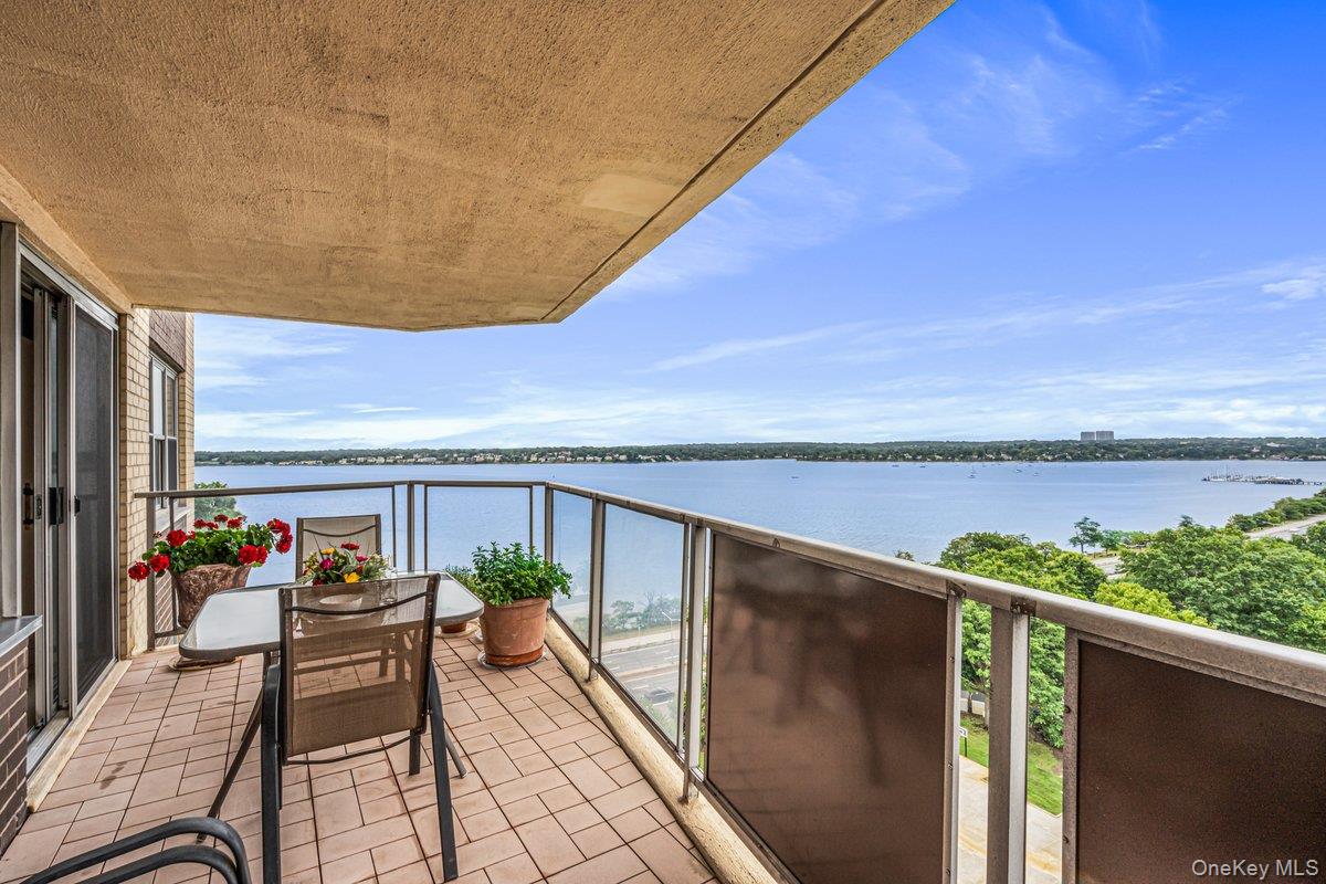 17-85 215 Street 12m Property Photo 25
