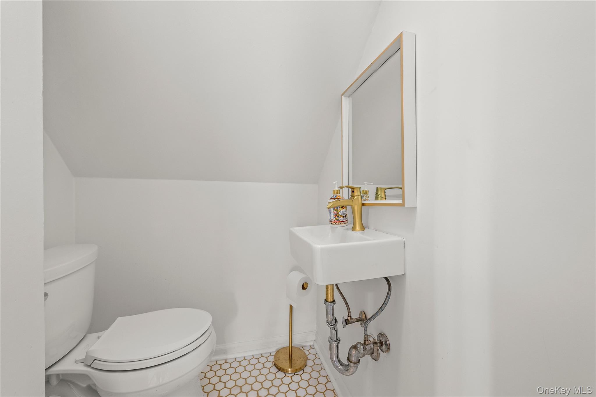 46 Meadow Lane Property Photo 14
