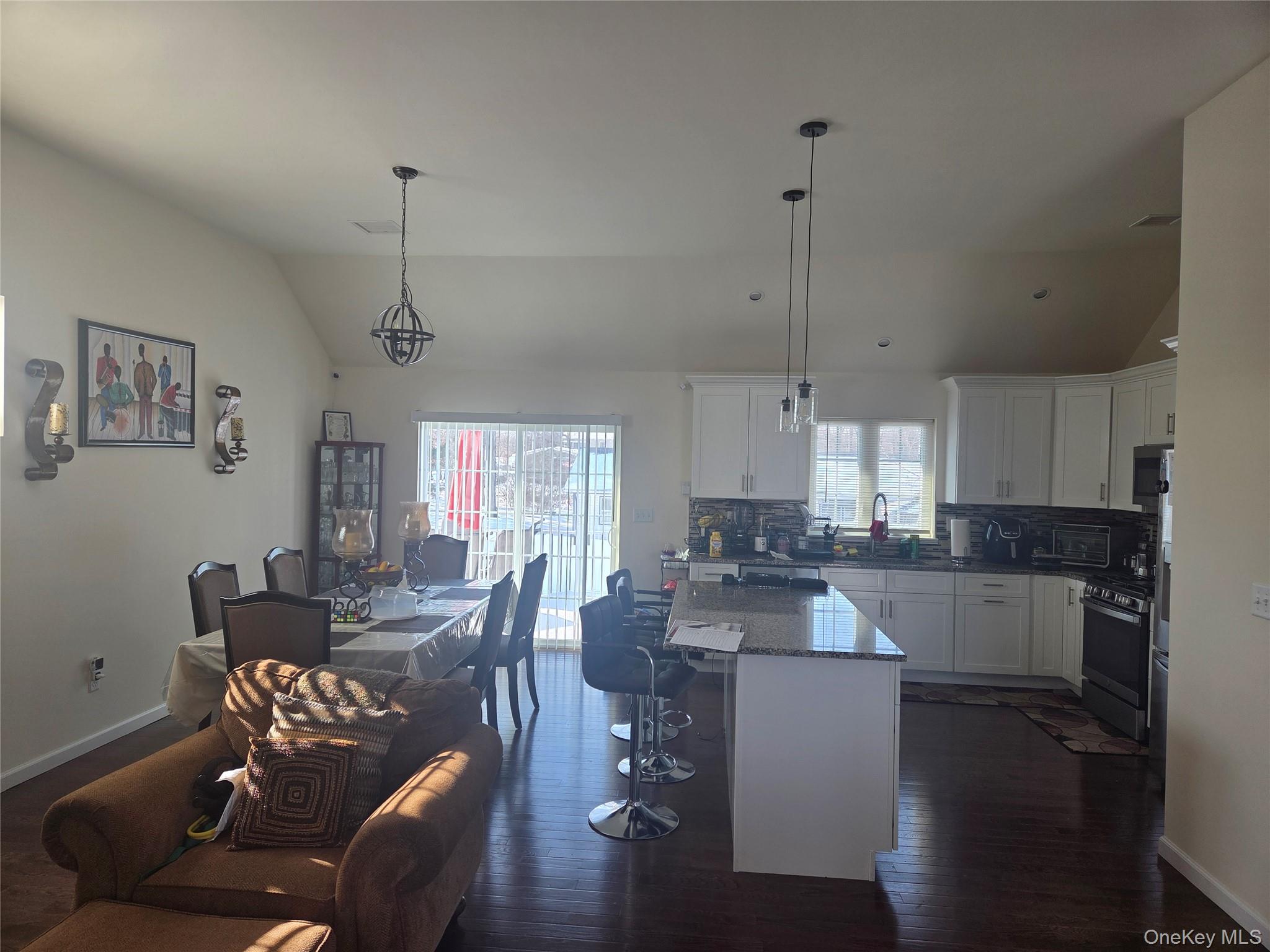 13 Avenue B Property Photo 6