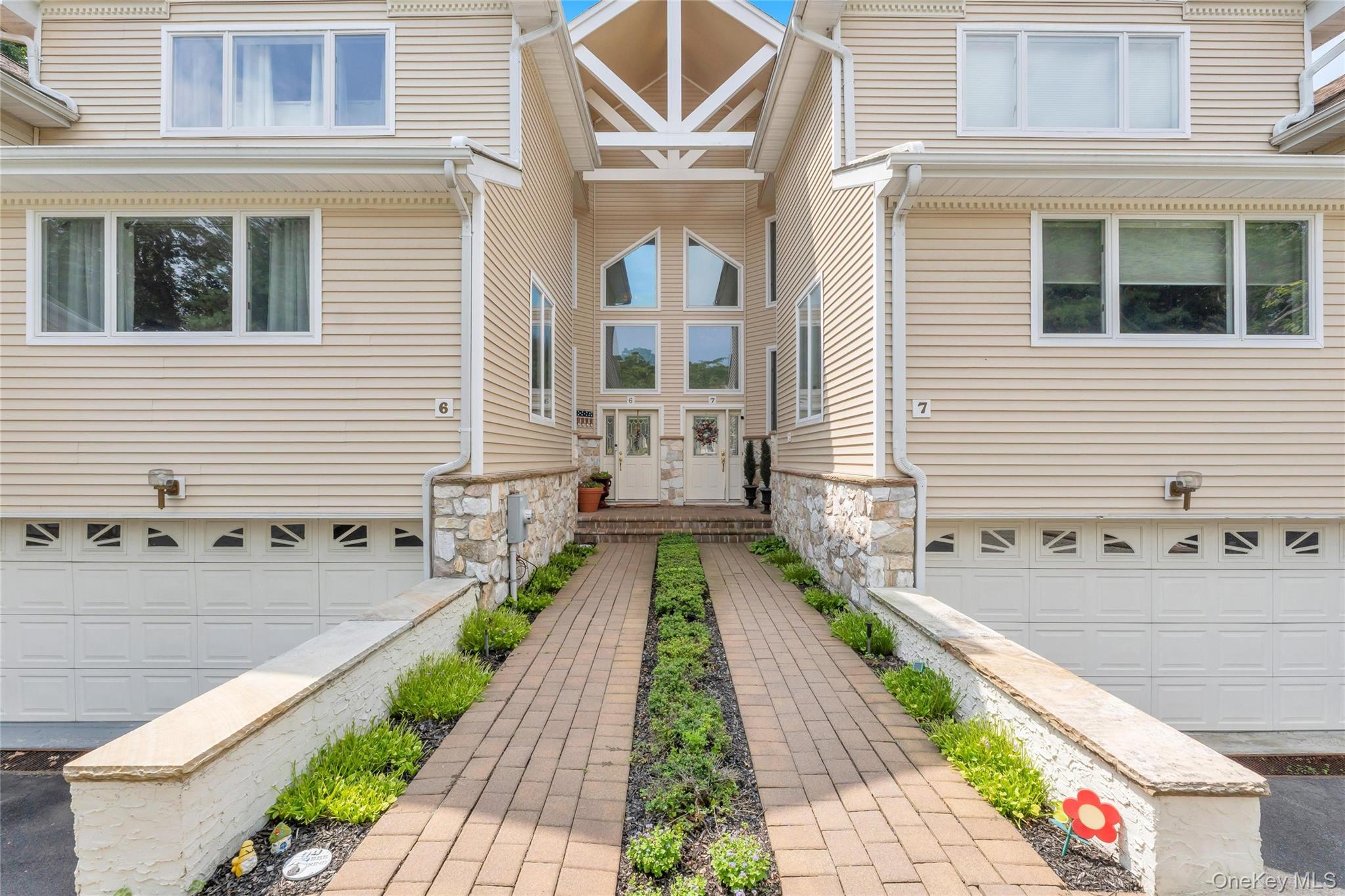 6 Princess Tree Court Property Photo 2
