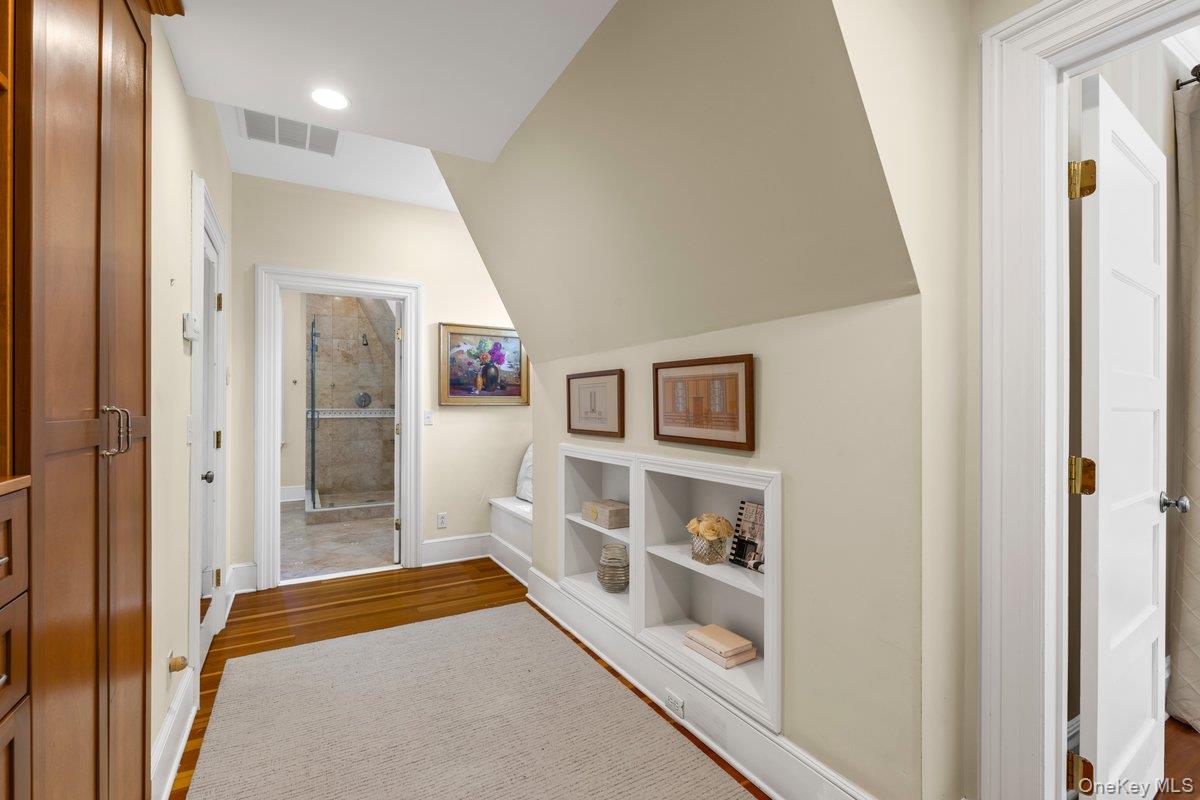 731 Forest Avenue Property Photo 32