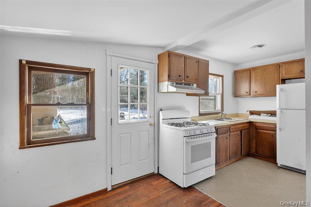 488 Tally Ho Road Property Photo 9