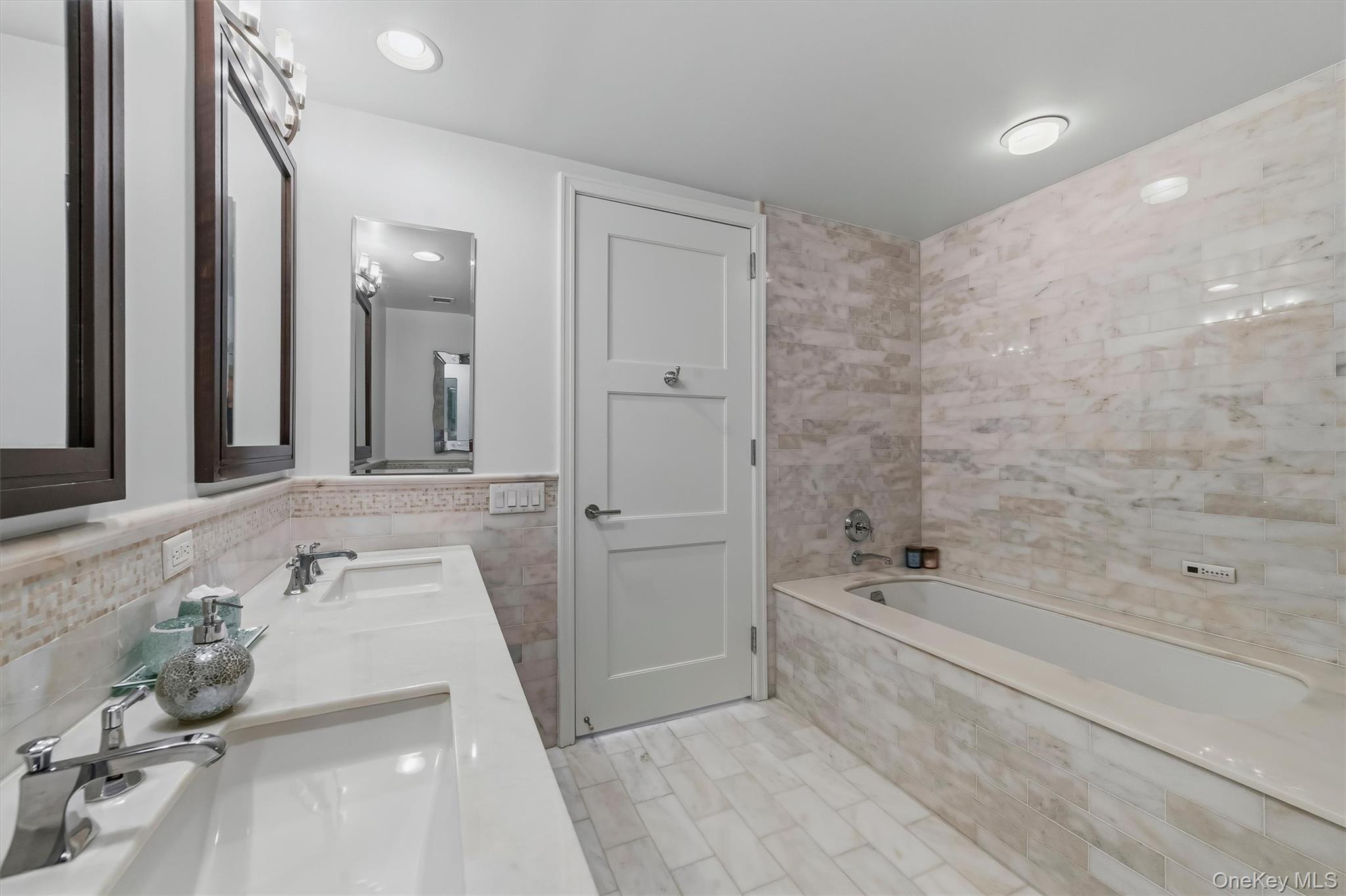 5 Renaissance Square 9a Property Photo 19