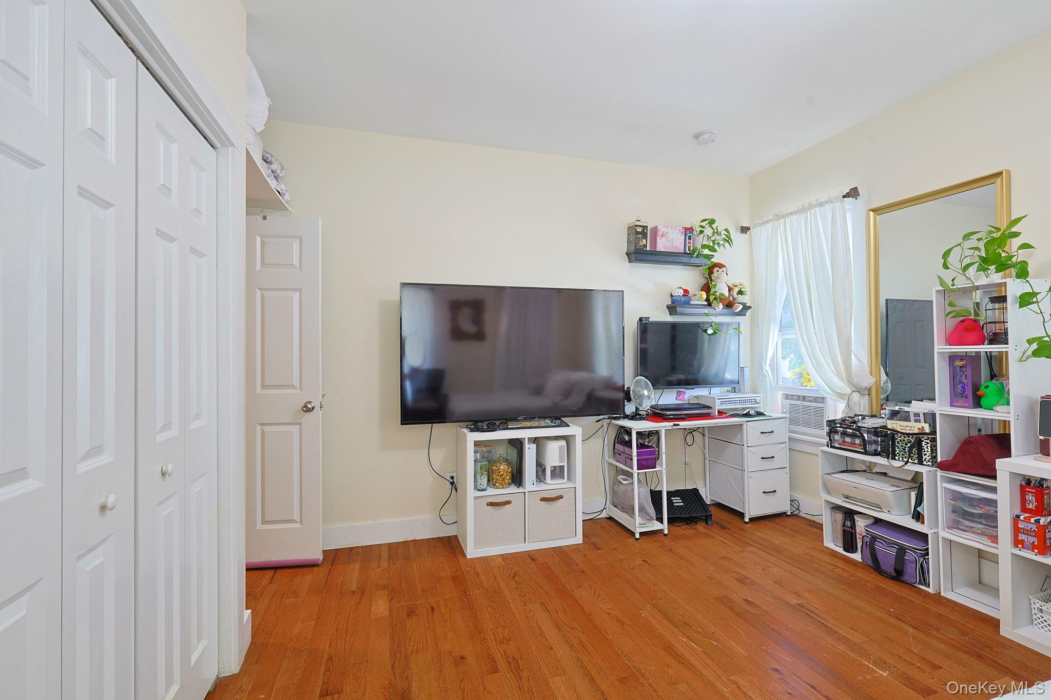 9 Hickory Street Property Photo 12
