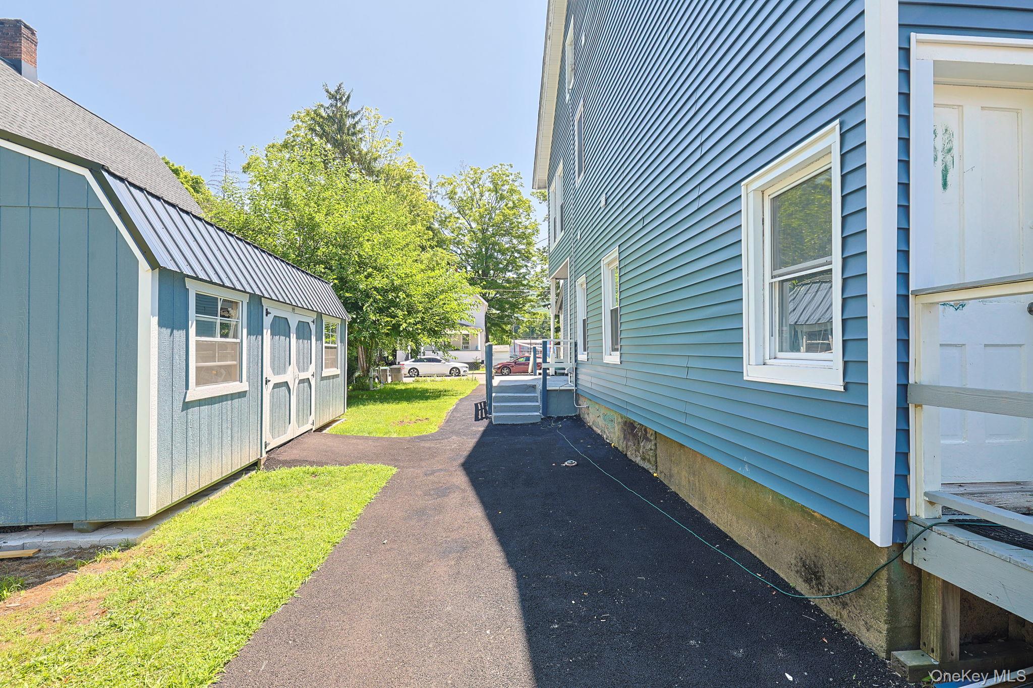 9 Hickory Street Property Photo 43