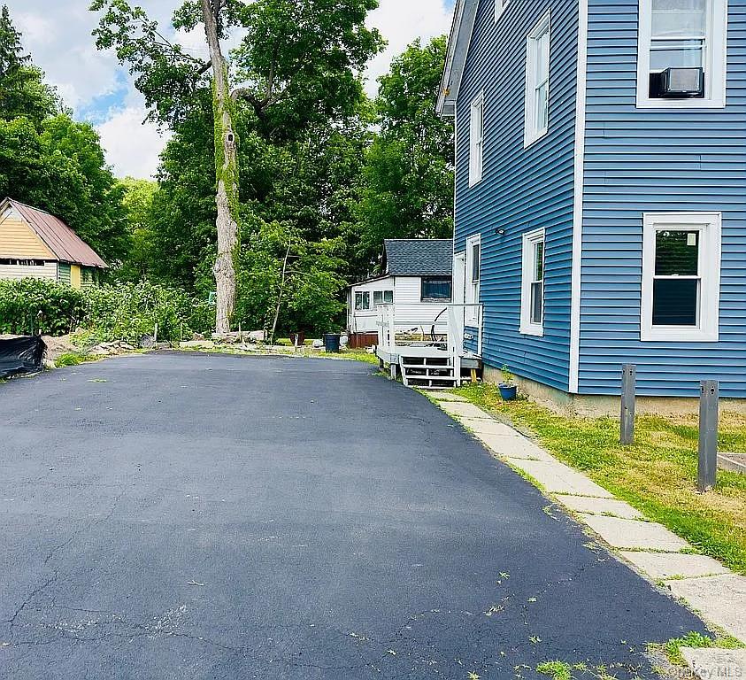 9 Hickory Street Property Photo 45