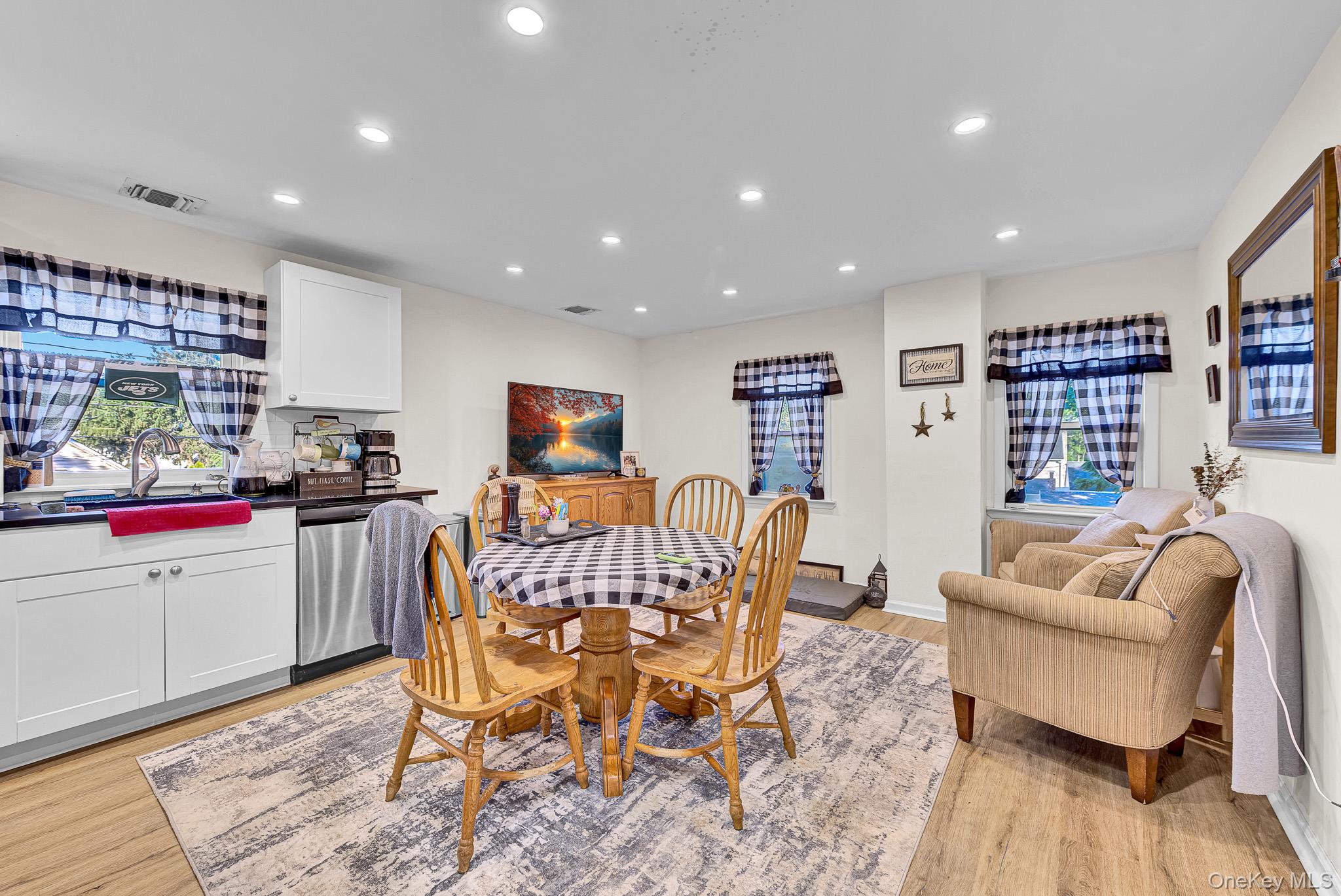 50 Pulaski Road Property Photo 9