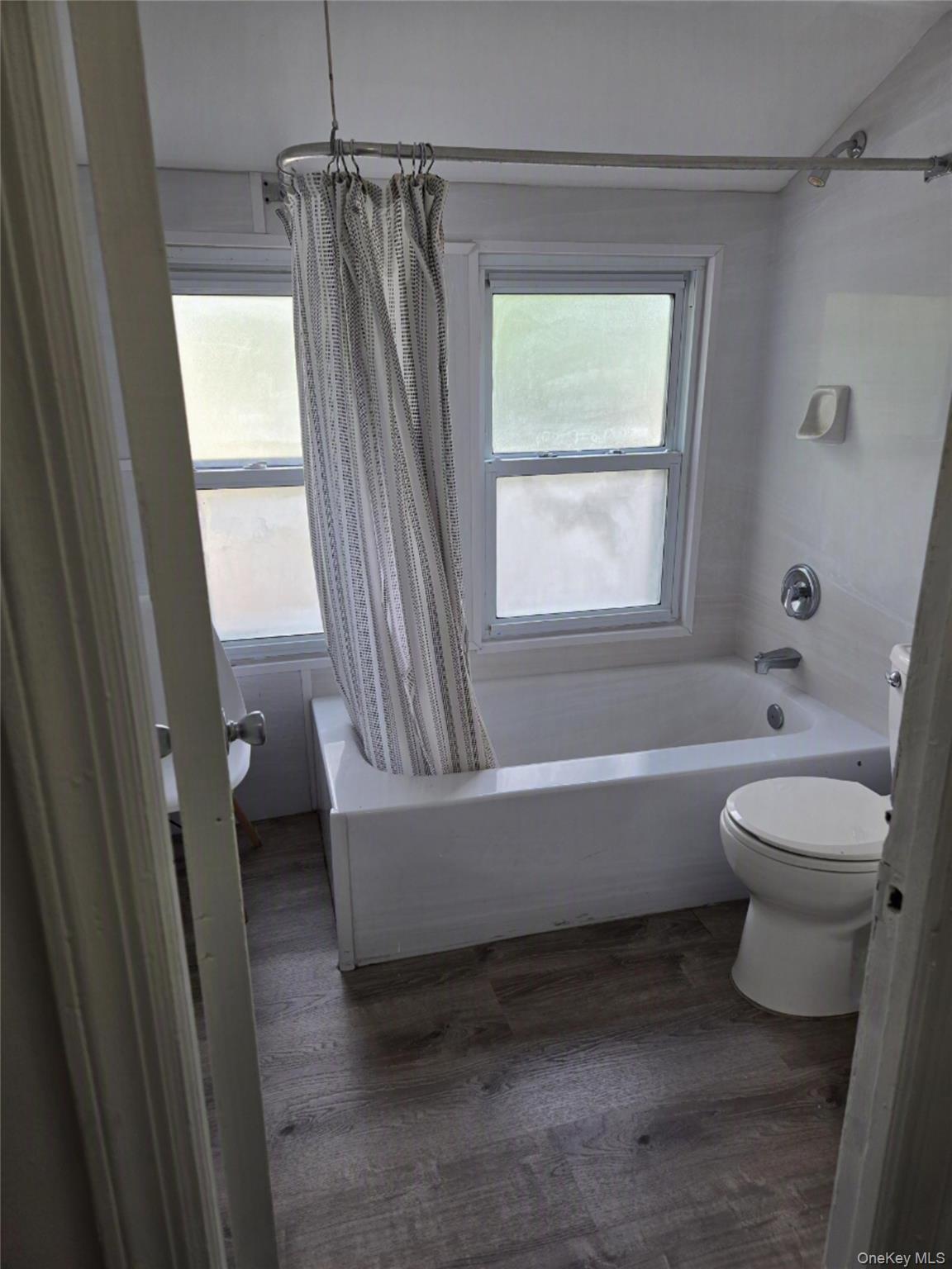 717 Henry Street 2 Property Photo 6
