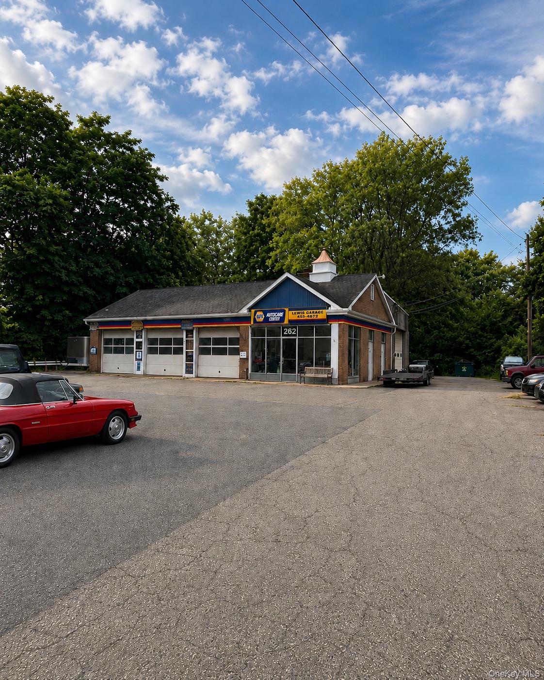 262 Quassaick Avenue Property Photo 1