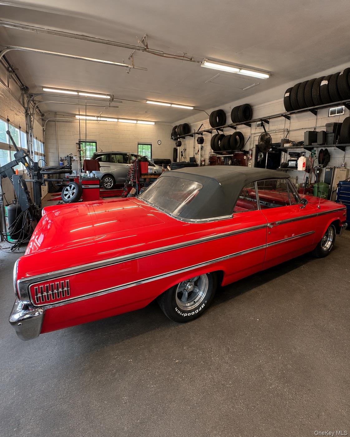 262 Quassaick Avenue Property Photo 5