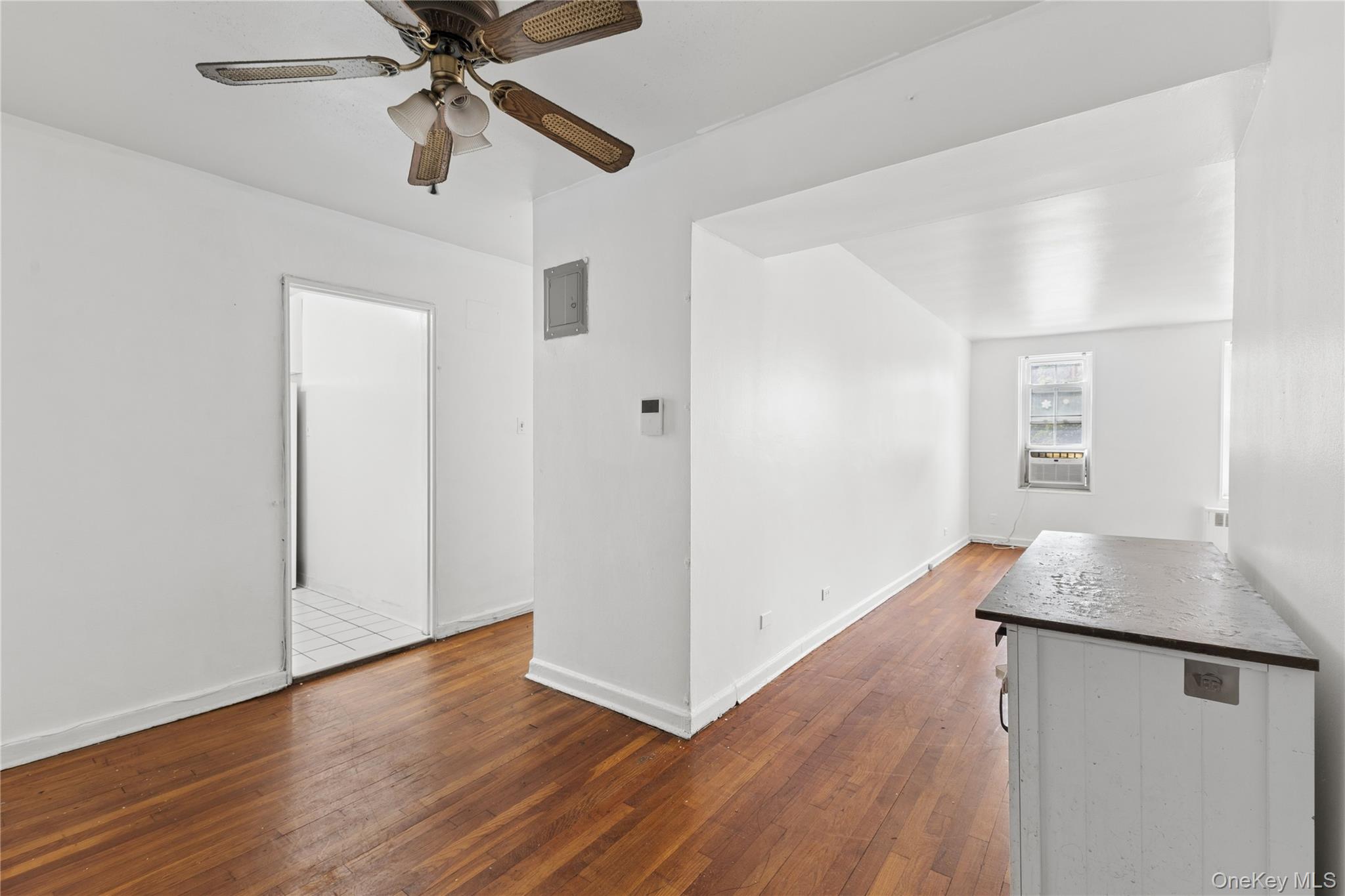 140-18 Burden Crescent 209 Property Photo 4