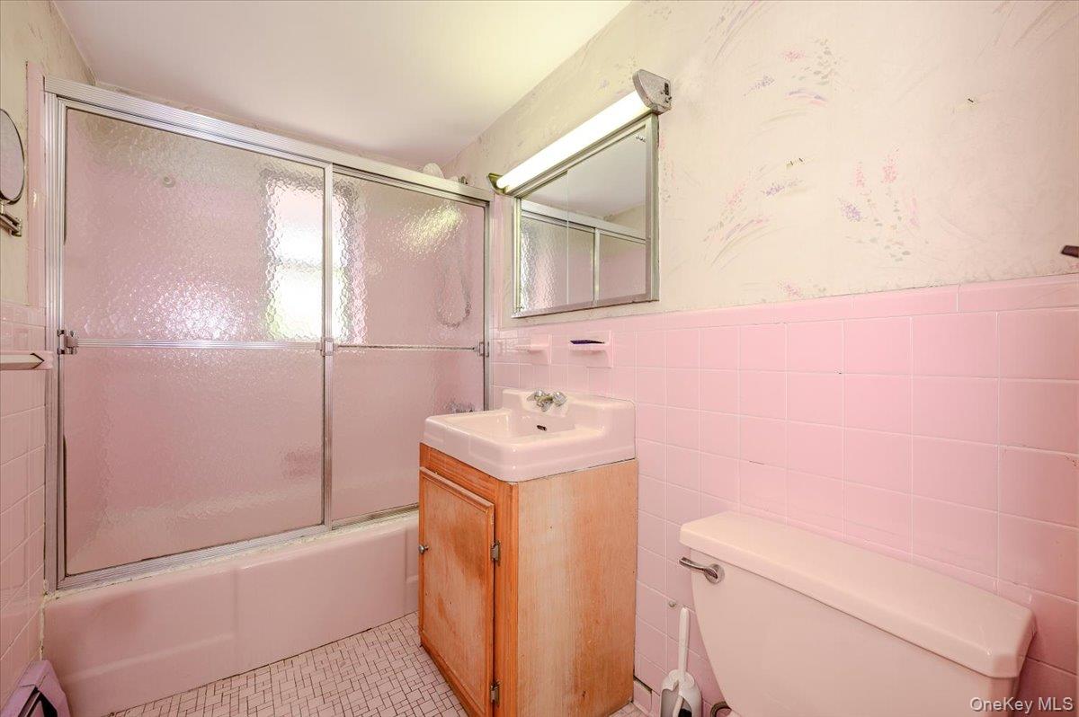 2539 Woodhull Avenue Property Photo 34
