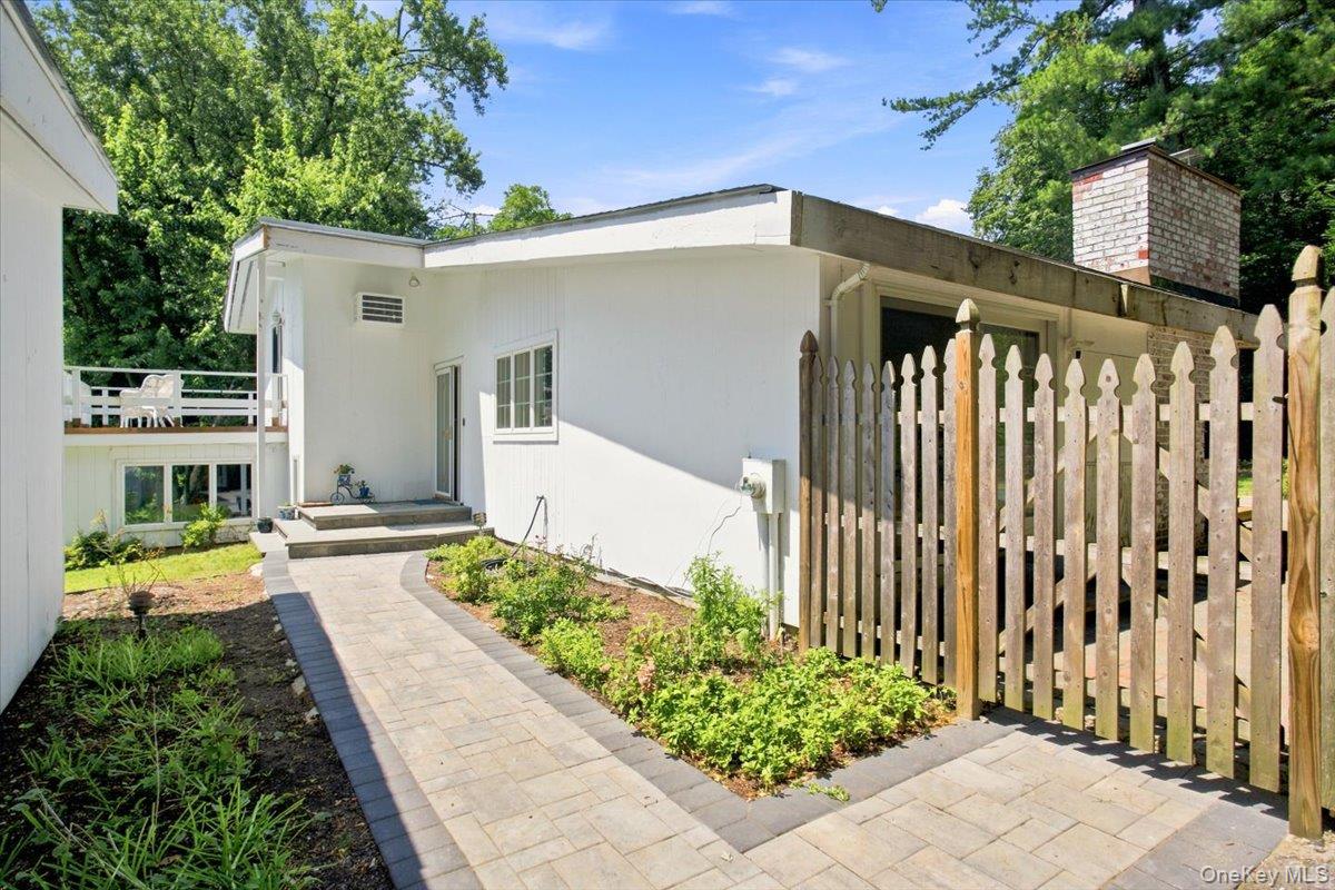 54 Holbrook Road Property Photo 6