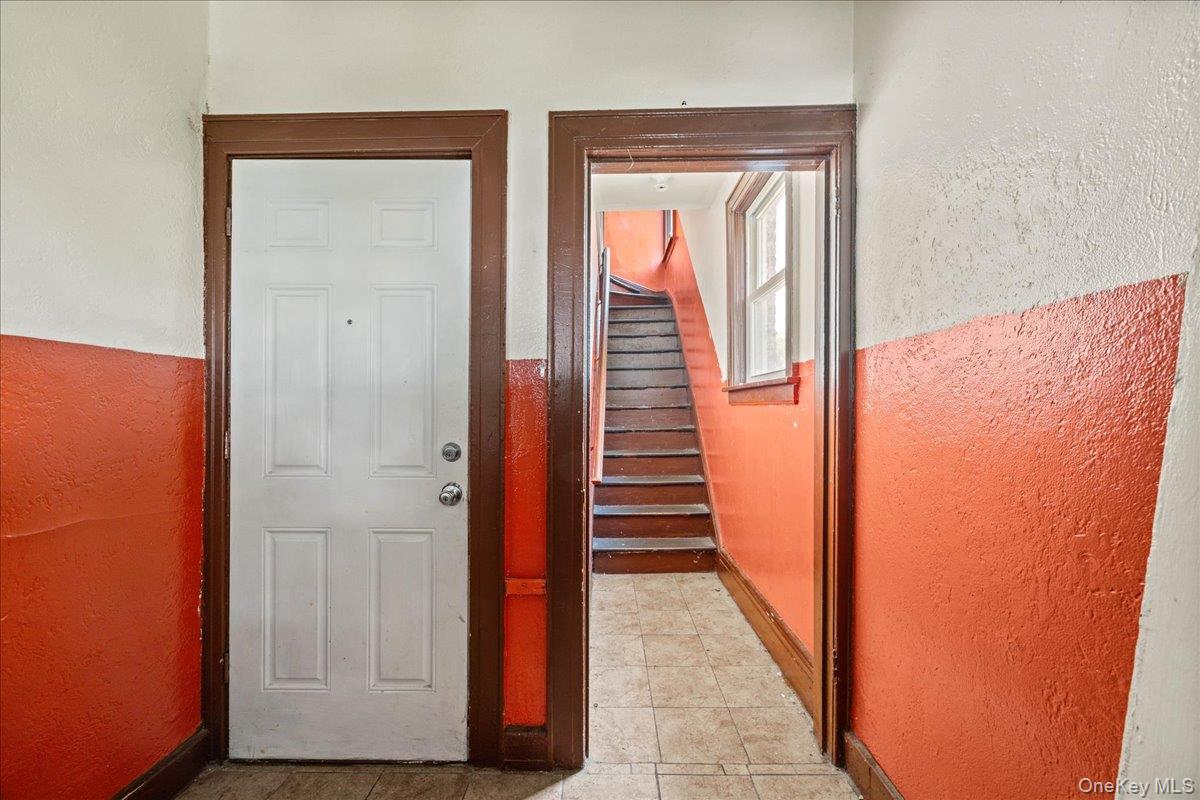 32 S 8th Avenue Property Photo 6